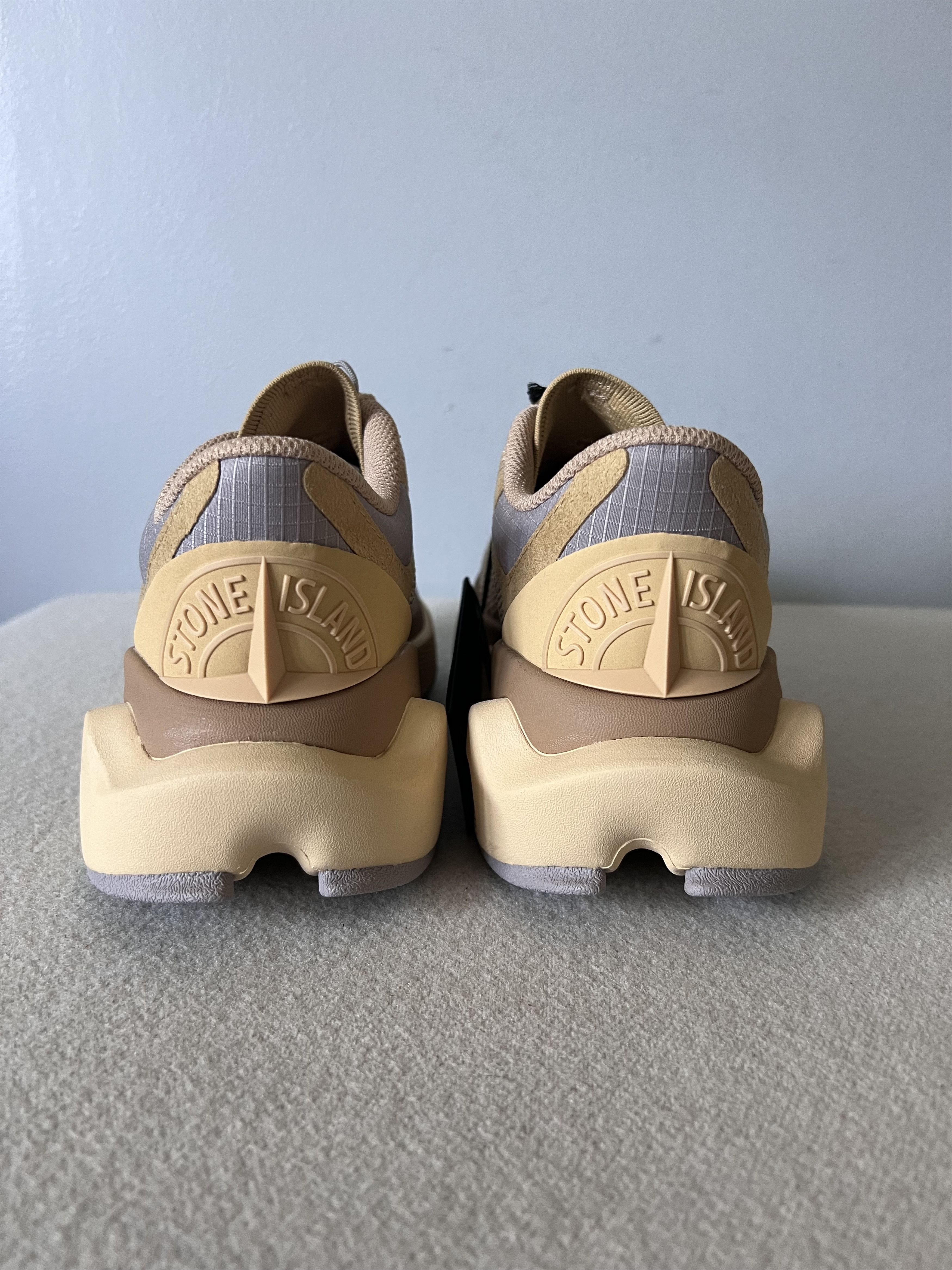 New Balance × Stone Island Stone Island New Balance Fuel Cell C1 in Tan Size US 6 / EU 39 - 5 Thumbnail