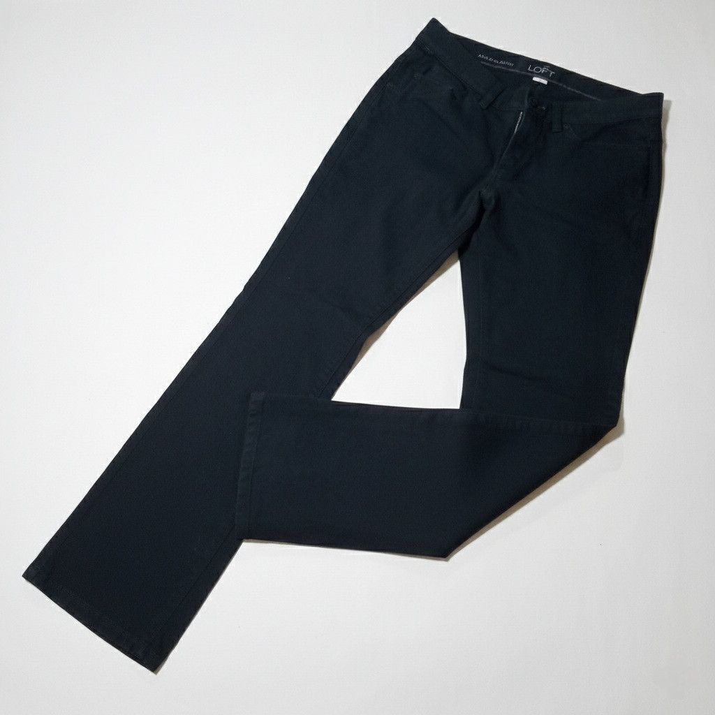 Ann Taylor Ann Taylor Size 6 LOFT Jeans Black 5 Pocket Modern Boot Cut Size 28" / US 6 / IT 42 - 1 Thumbnail
