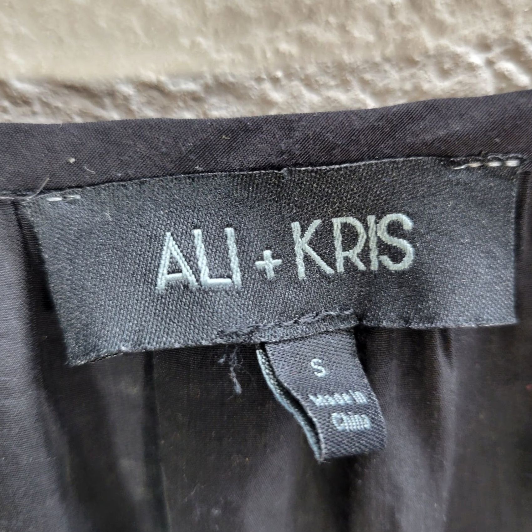 Vintage Ali + Kris Women's Blouse Sleeveless V-Neck Black Size S Relaxed Boho Rayon Polyester Shirt Adults Womens Size S / US 4 / IT 40 - 3 Thumbnail