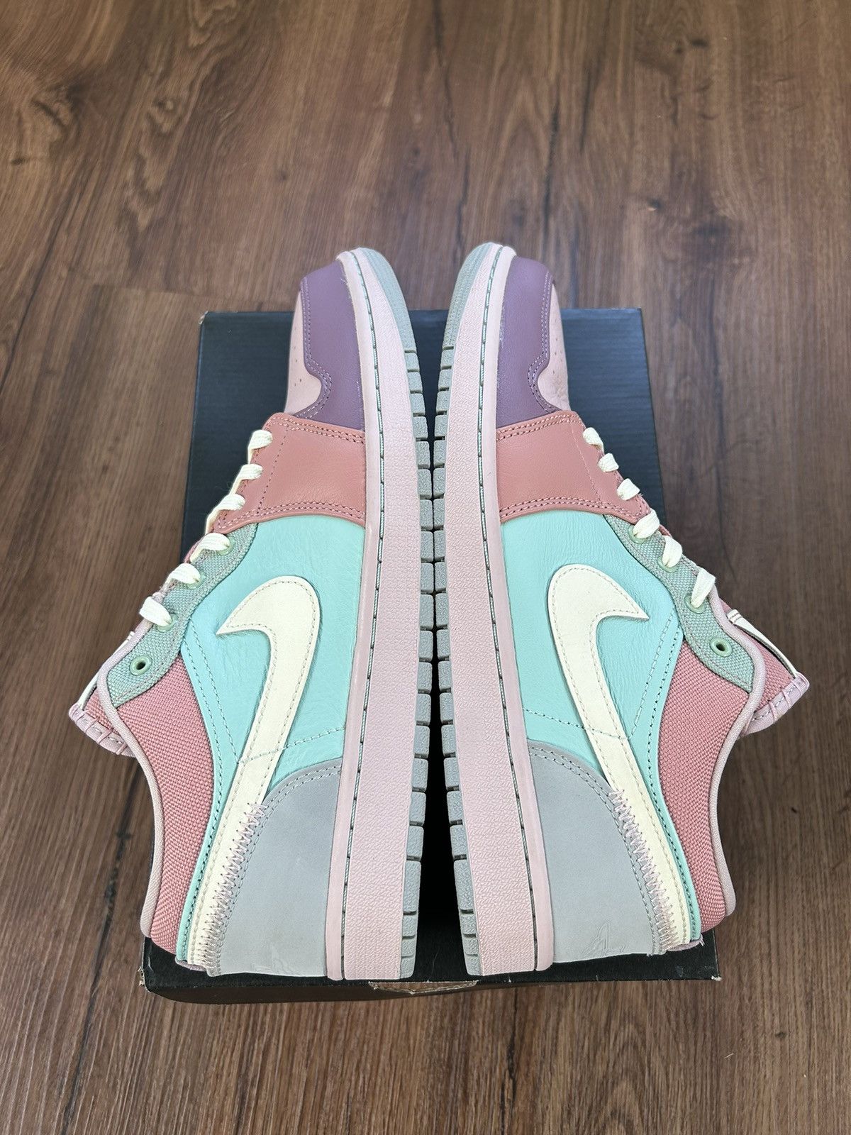 Nike Nike Air Jordan 1 Low SE Easter Pastel Size 10.5 DJ5196-615 Size US 10.5 / EU 43-44 - 3 Thumbnail