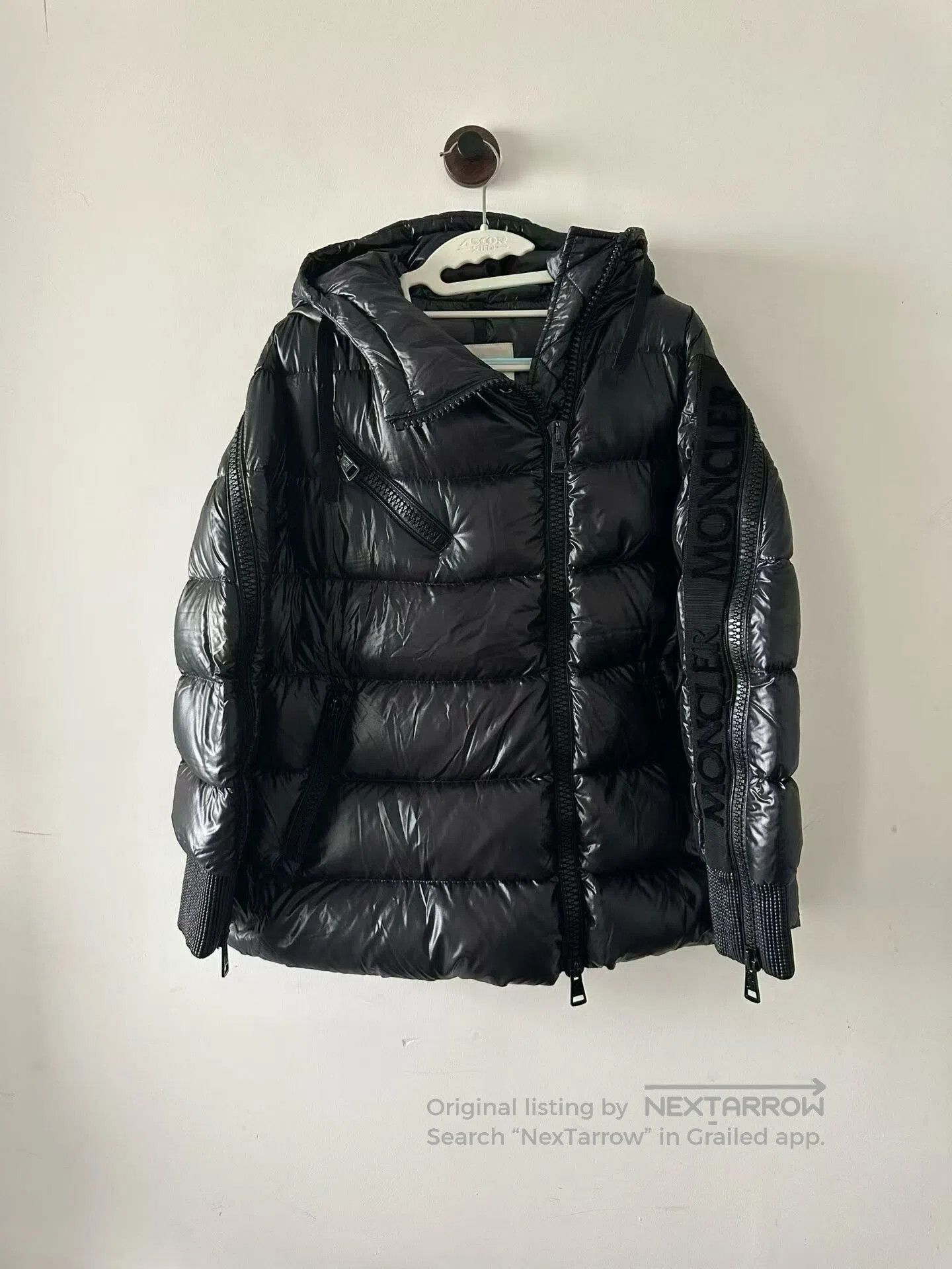 Moncler Moncler Liriope Down Jacket. Size XS / US 0-2 / IT 36-38 - 1 Thumbnail