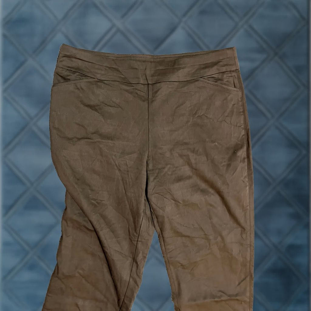 Croft & Barrow Croft & Barrow Pants Women’s Size 16 Regular The Effortless Stretch Brown Size 34" / US 12 / IT 48 - 1 Thumbnail