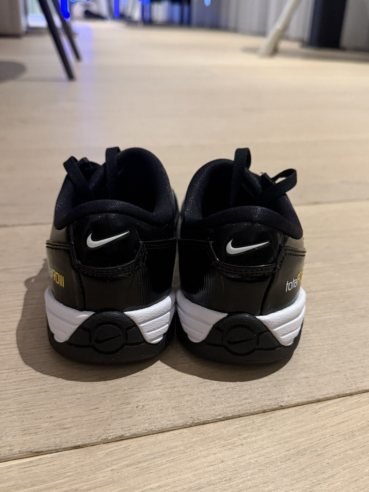 Nike Nike low top sneakers Size US 6.5 / EU 39-40 - 4 Thumbnail