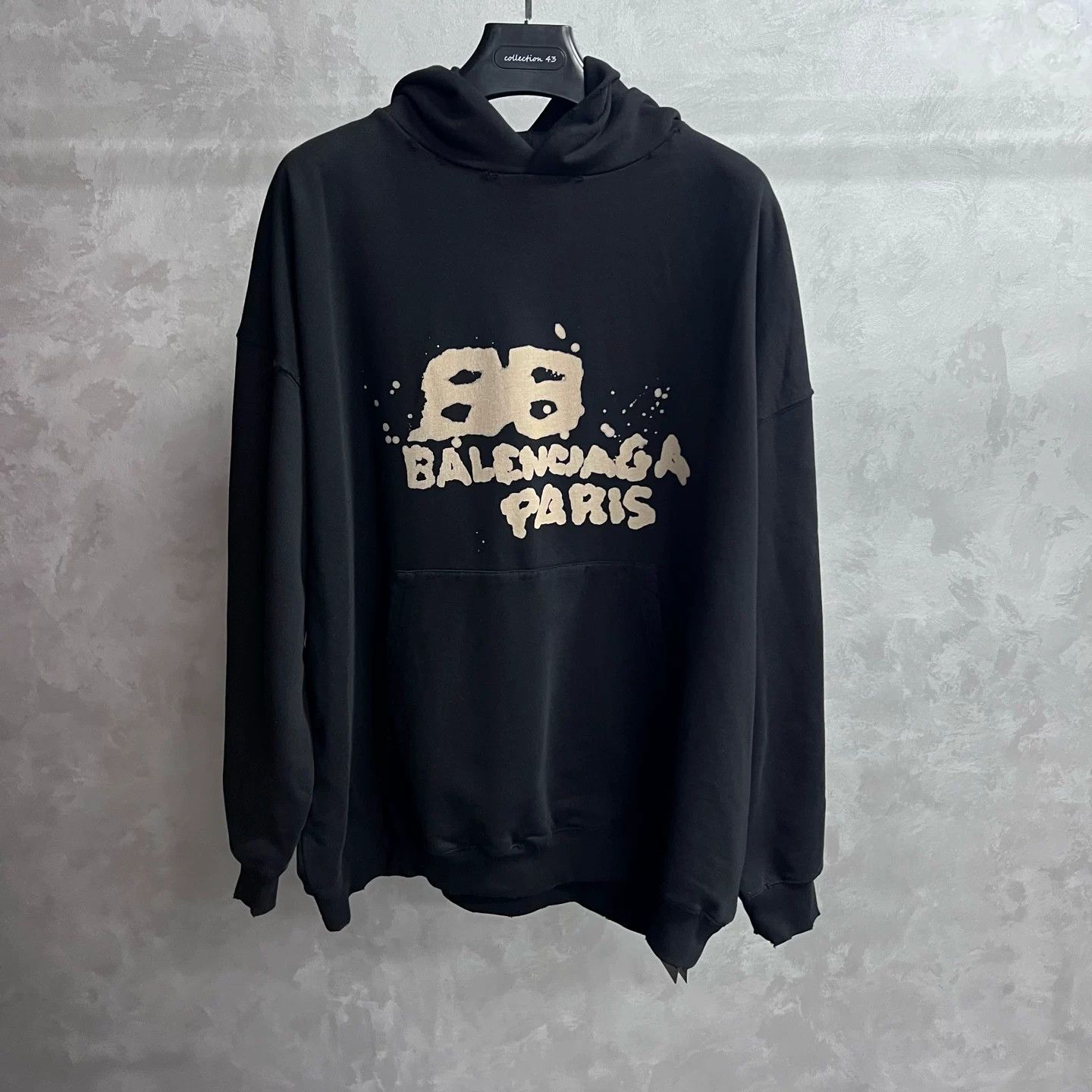 Balenciaga Balenciaga Retro Printed Black Hoodie XS Men Size US XS / EU 42 / 0 - 1 Thumbnail