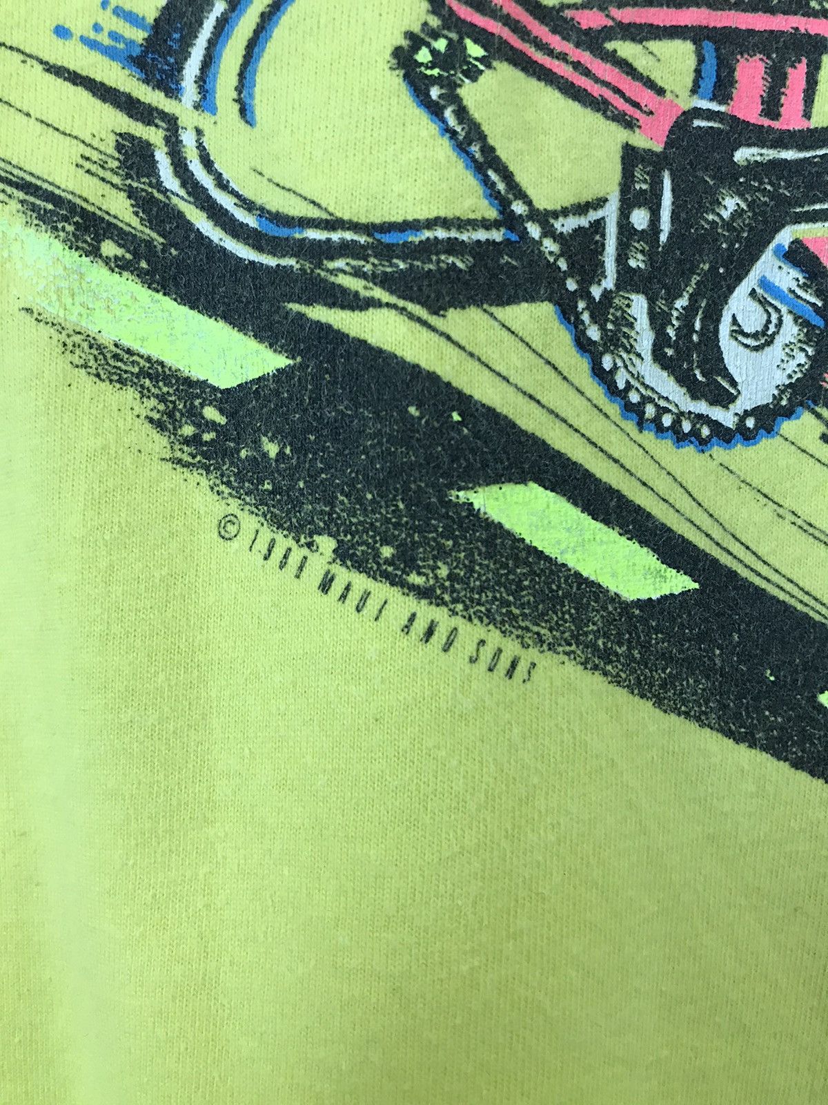 Vintage Maui USA 1988 vintage shark surf single stitch tee Size US XL / EU 56 / 4 - 3 Thumbnail