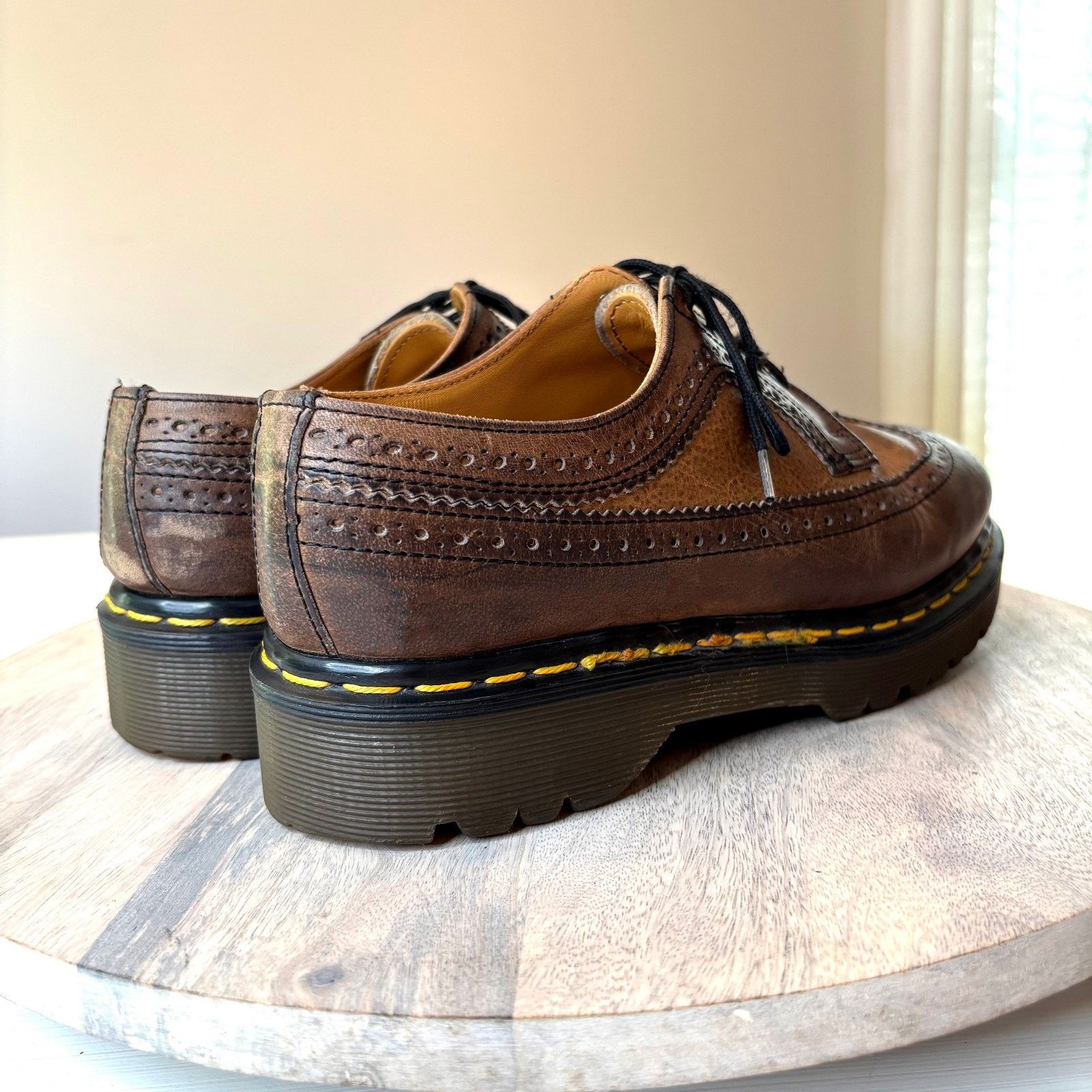 Dr. Martens Dr. Martens Vintage England Brown Brogue Oxford Shoes Size 7 Size US 7 / EU 40 - 6 Thumbnail