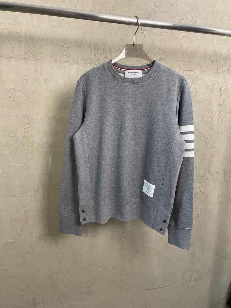 Thom Browne Thom Browne size1 Gray four stripe round neck sweater Size US S / EU 44-46 / 1 - 1 Thumbnail