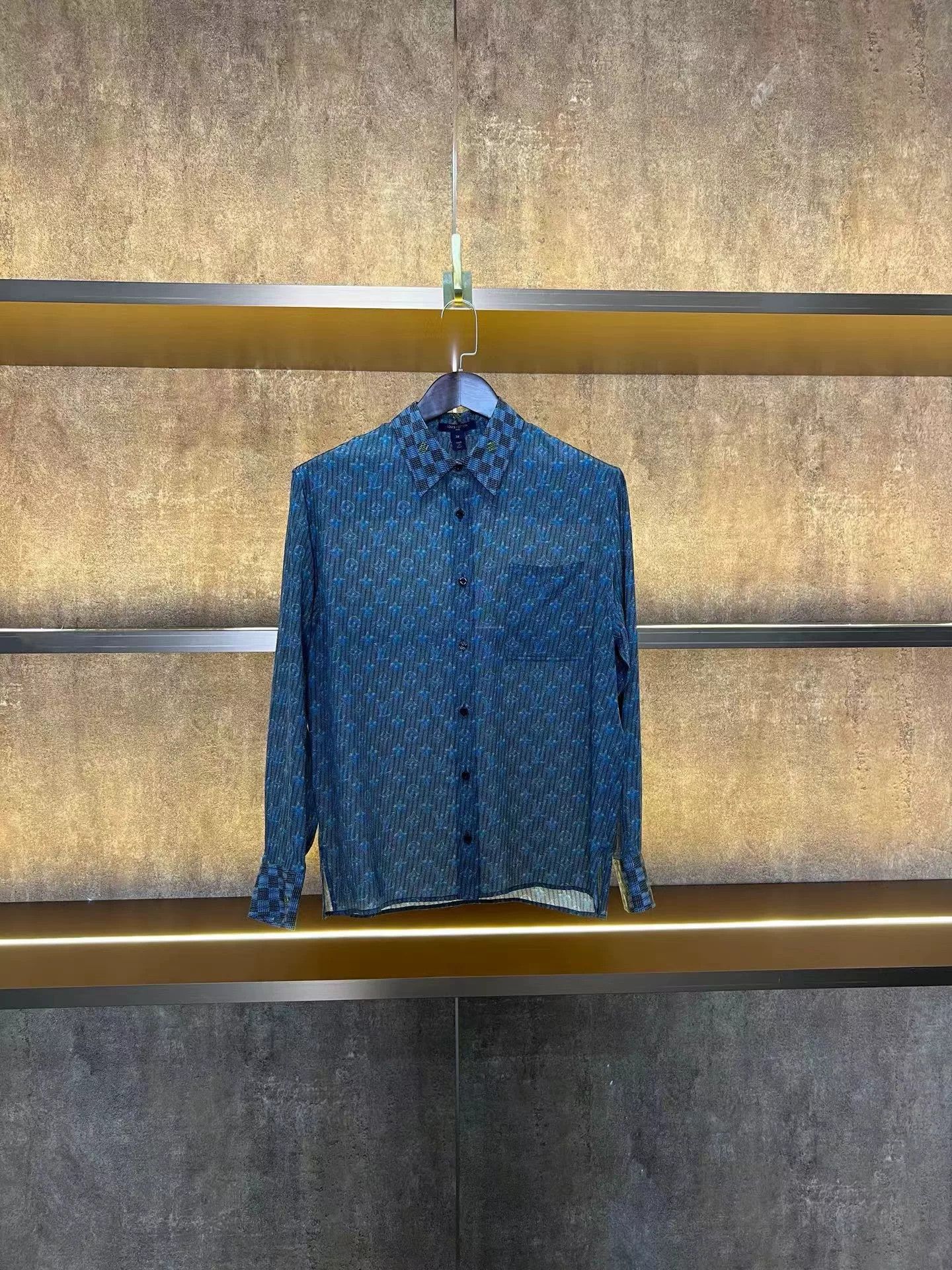 Louis Vuitton LV Monogram Silk Shirt Size S / US 4 / IT 40 - 1 Thumbnail