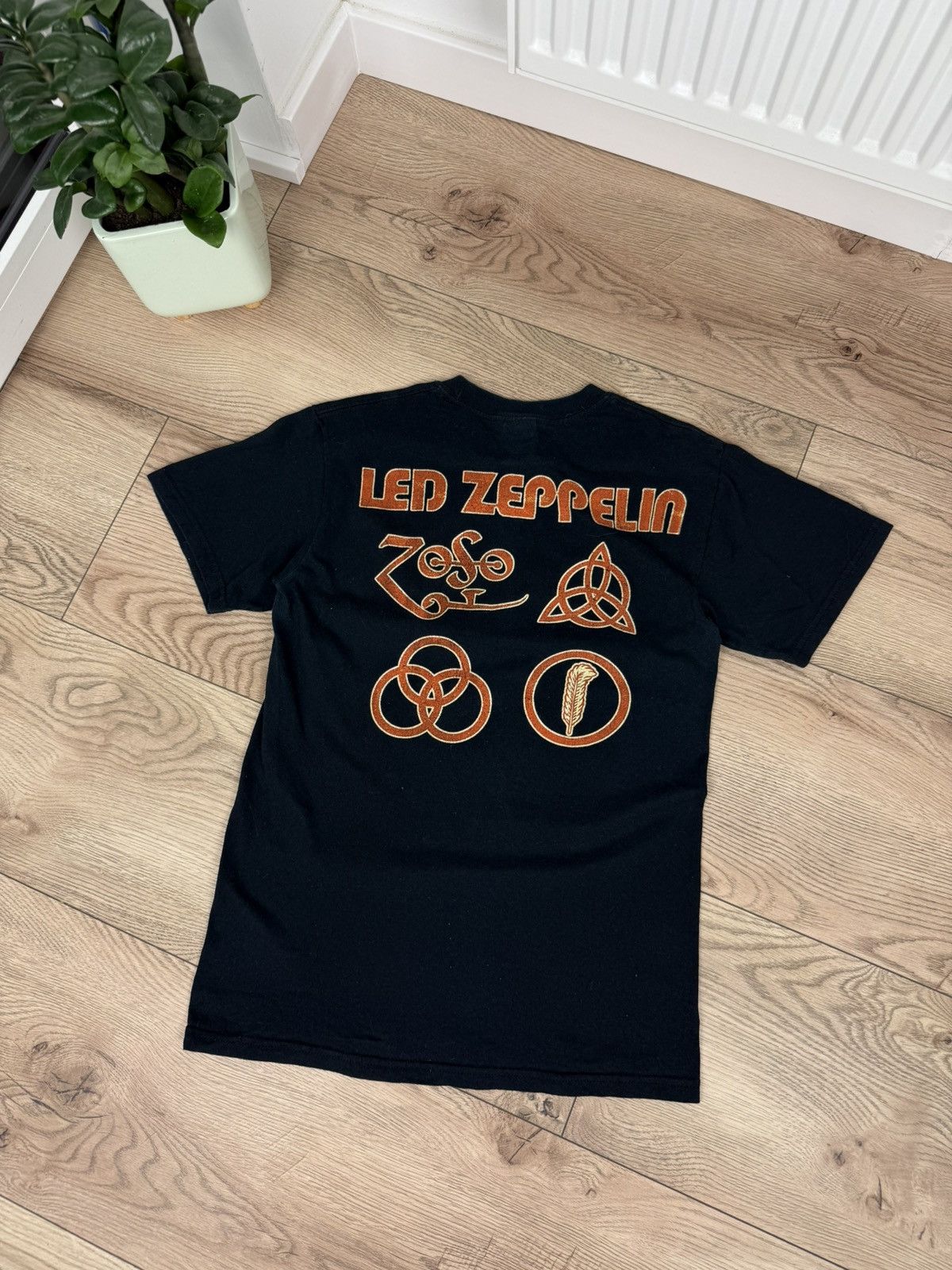 Band Tees Vintage Led Zeppelin 2005 Band Tees Sun Faded Size US S / EU 44-46 / 1 - 7 Thumbnail