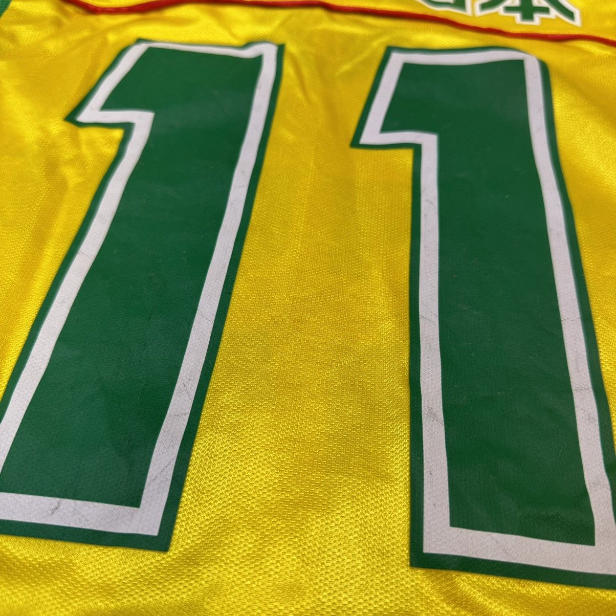 Japanese Brand × Mizuno JEF United 99/00 home shirt #11 with signature Size US L / EU 52-54 / 3 - 6 Thumbnail