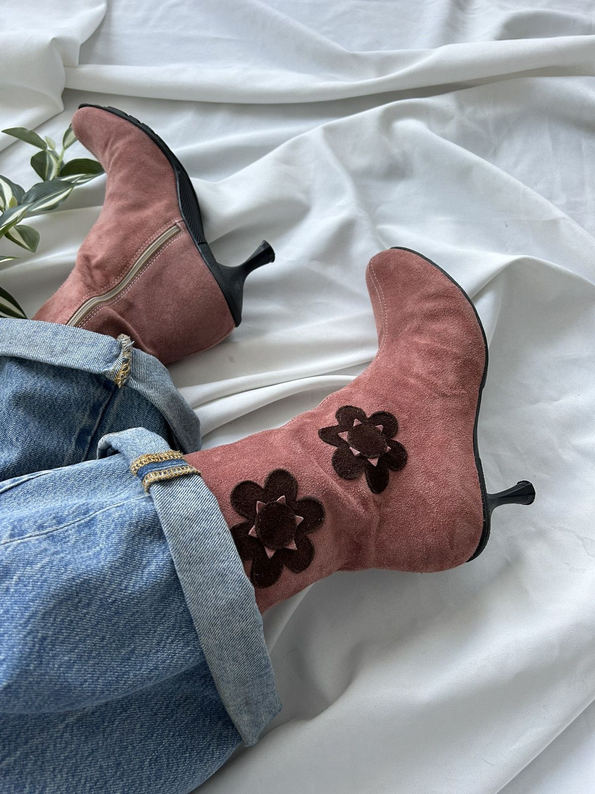 Japanese Brand × Vintage Cute Suede Pink Boots Heels Floral Rare Vintage Y2K Size US 9 / IT 39 - 1 Thumbnail