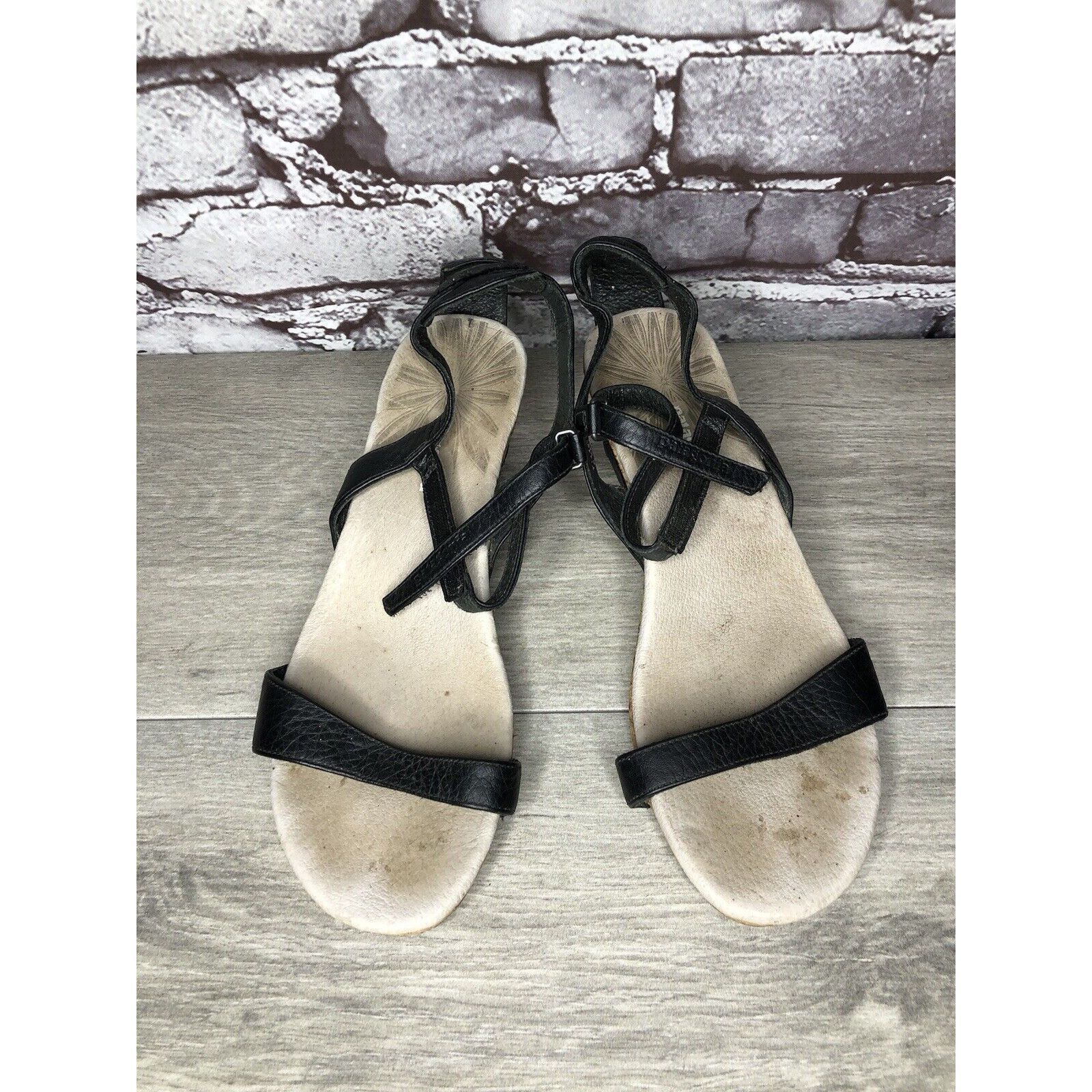 Patagonia Patagonia Black Leather Ankle Strap Cork Wedge Sandals Women Size US 6.5 / IT 36.5 - 16 Thumbnail