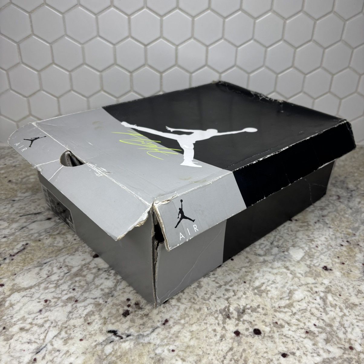 Jordan Brand Size 11 - Jordan 4 Retro SE Mid Neon 95 NEW WITH DEFECTS Size US 11 / EU 44 - 23 Thumbnail