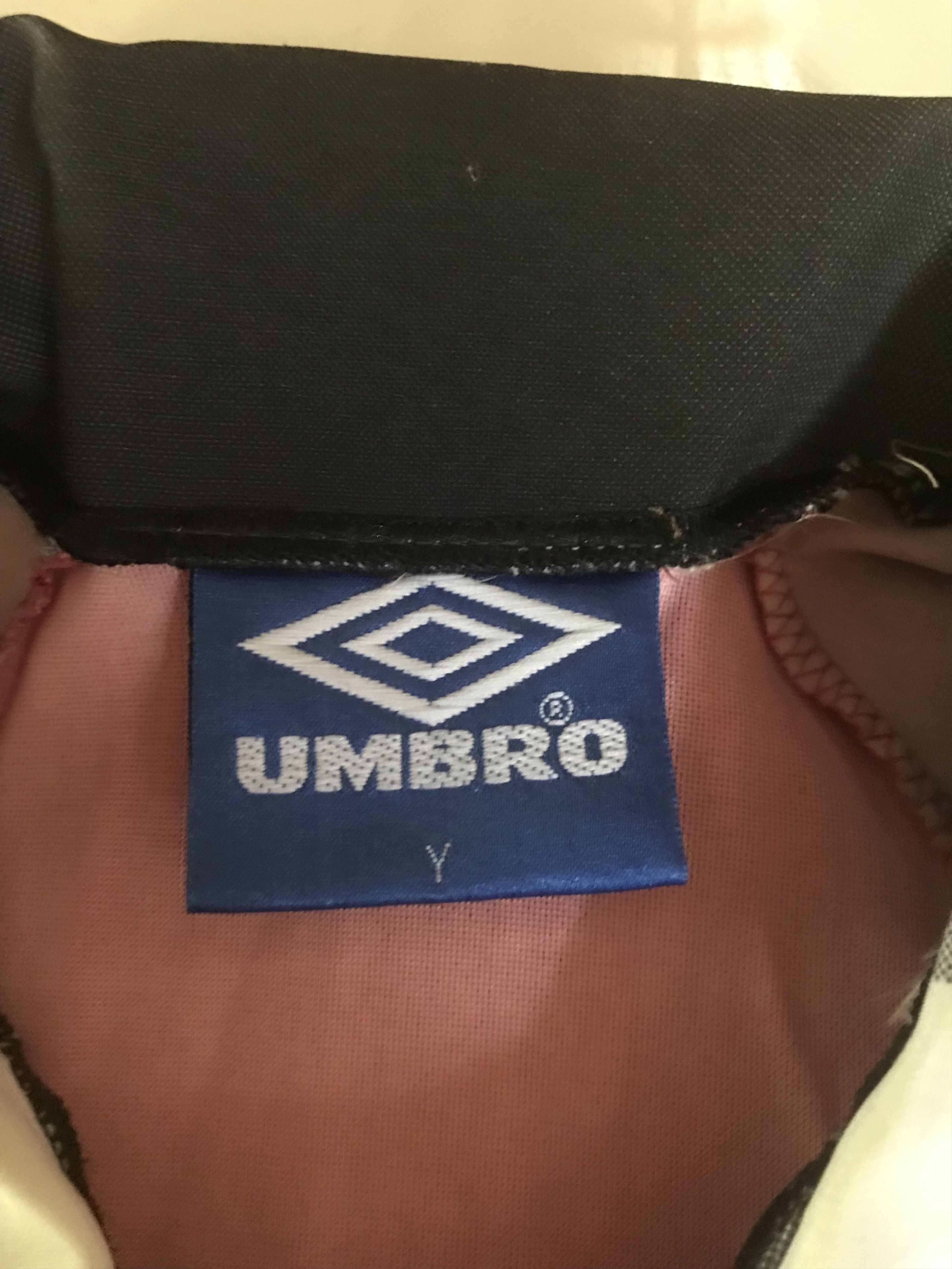 Umbro Vtg 90’s Man U Size US M / EU 48-50 / 2 - 15 Thumbnail