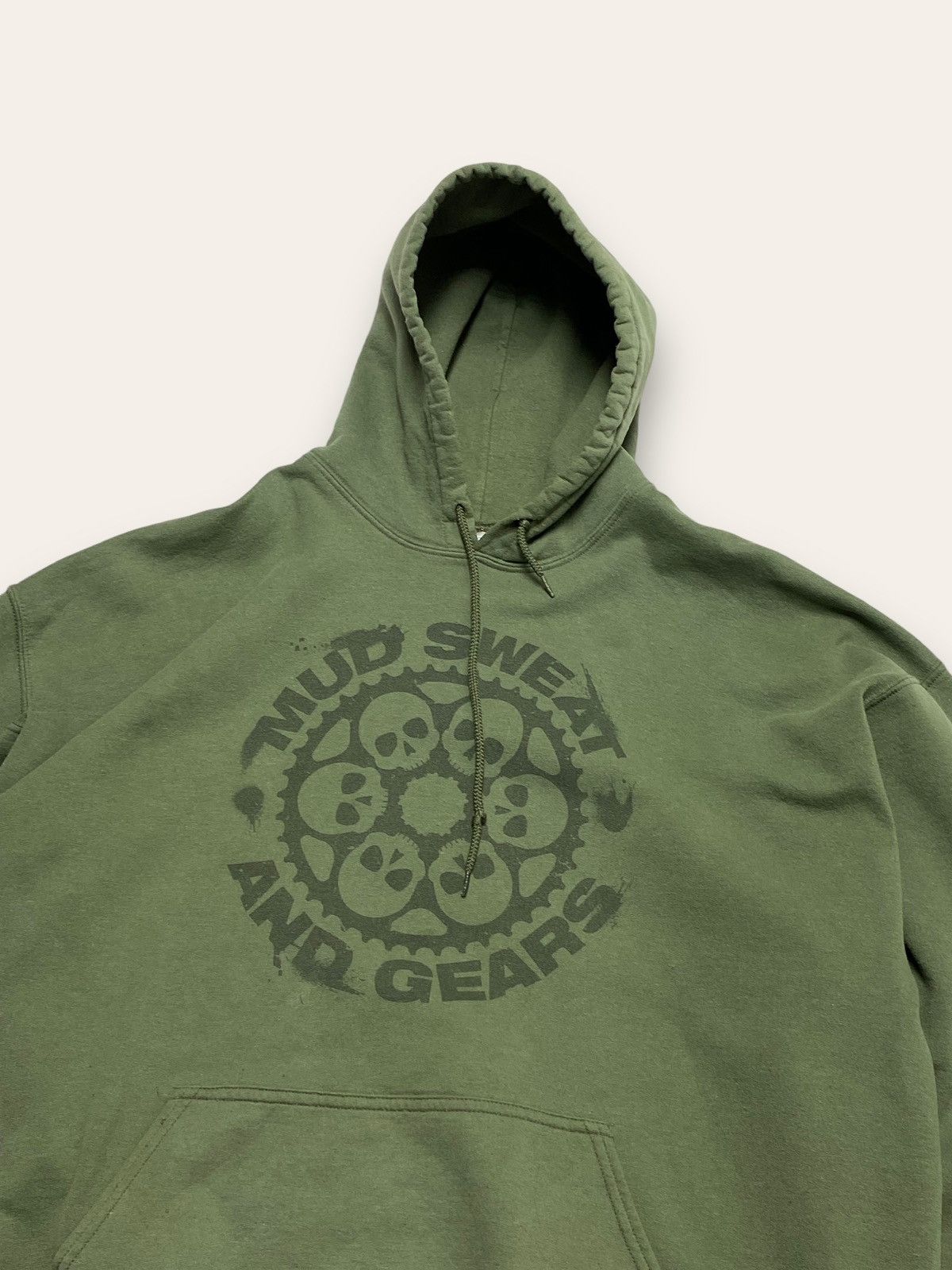 Other Vintage MUD SWEAT GEARS Olive Big Logo Oversize Baggy Hoodie Size US XXL / EU 58 / 5 - 2 Thumbnail