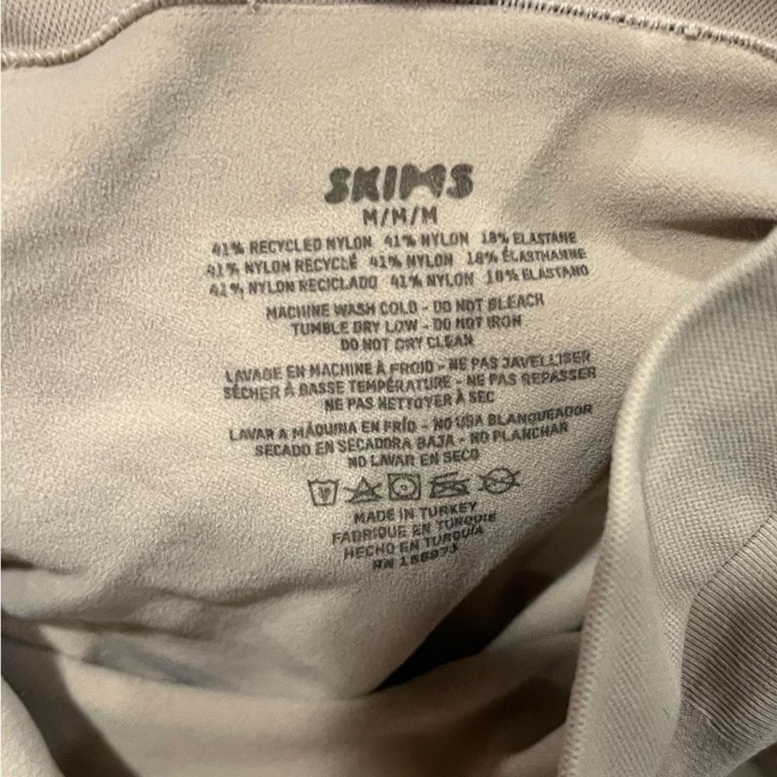 SKIMS NWOT Skims Seamless Sculpt Shapewear Fitted Sand Size M Size ONE SIZE - 2 Thumbnail