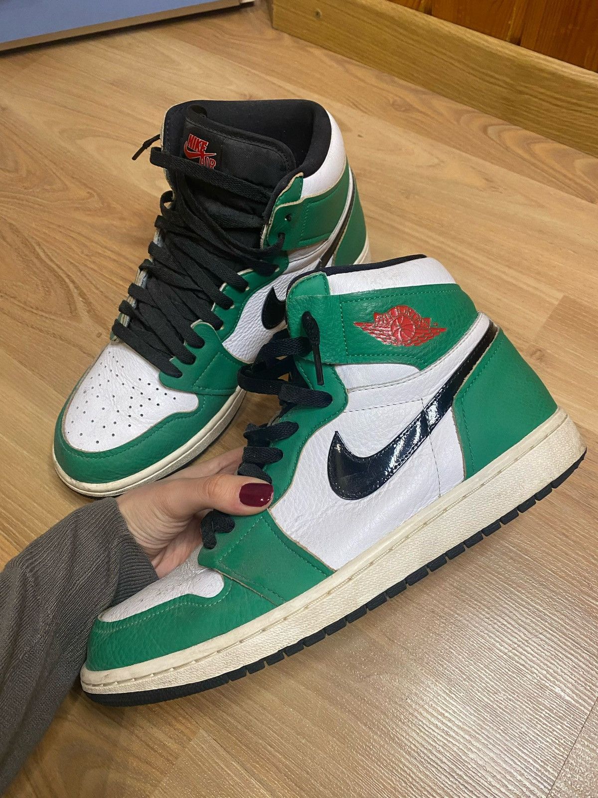 Nike Nike Air Jordan 1 High Lucky Green Size (WMN11.5) (MEN10.5) Size US 10.5 / EU 43-44 - 7 Thumbnail
