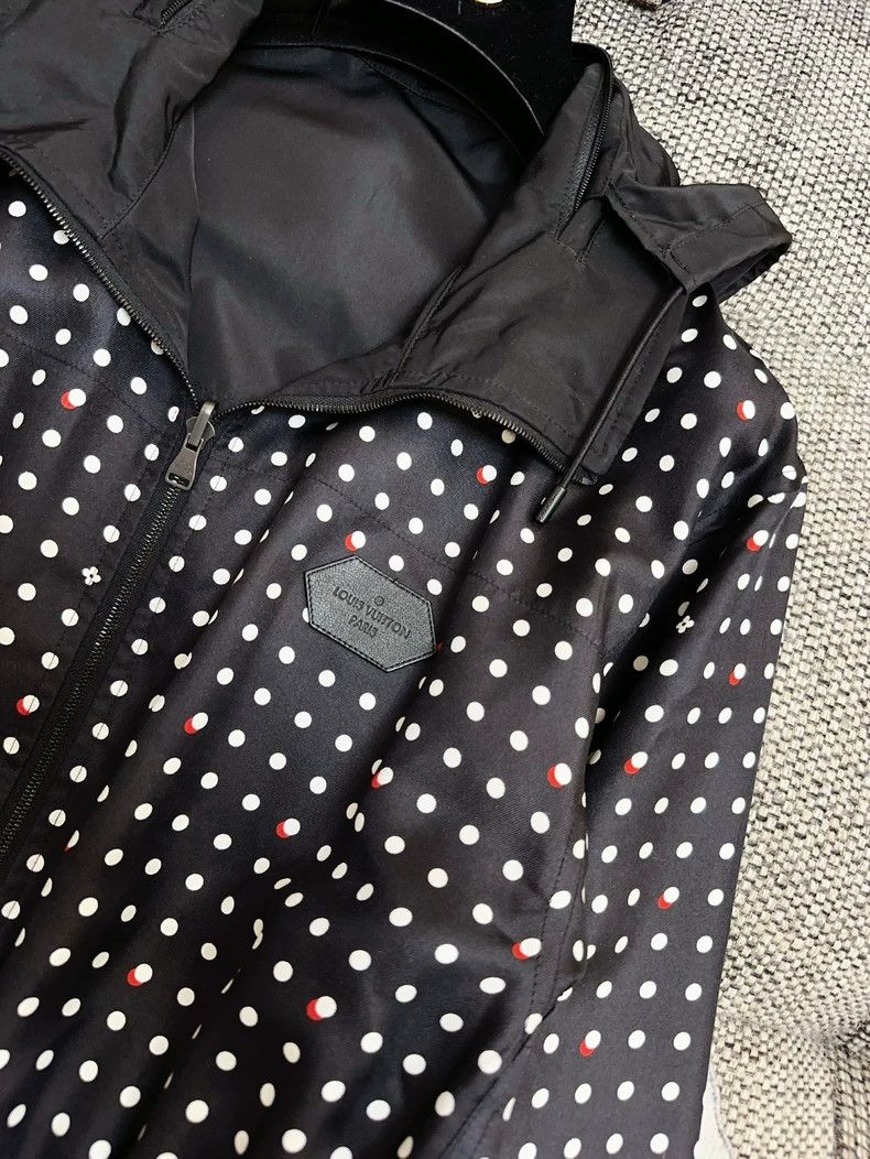 Louis Vuitton LOUIS VUITTON Black polka-dot reversible hooded jacket 2504 Size XS / US 0-2 / IT 36-38 - 5 Thumbnail