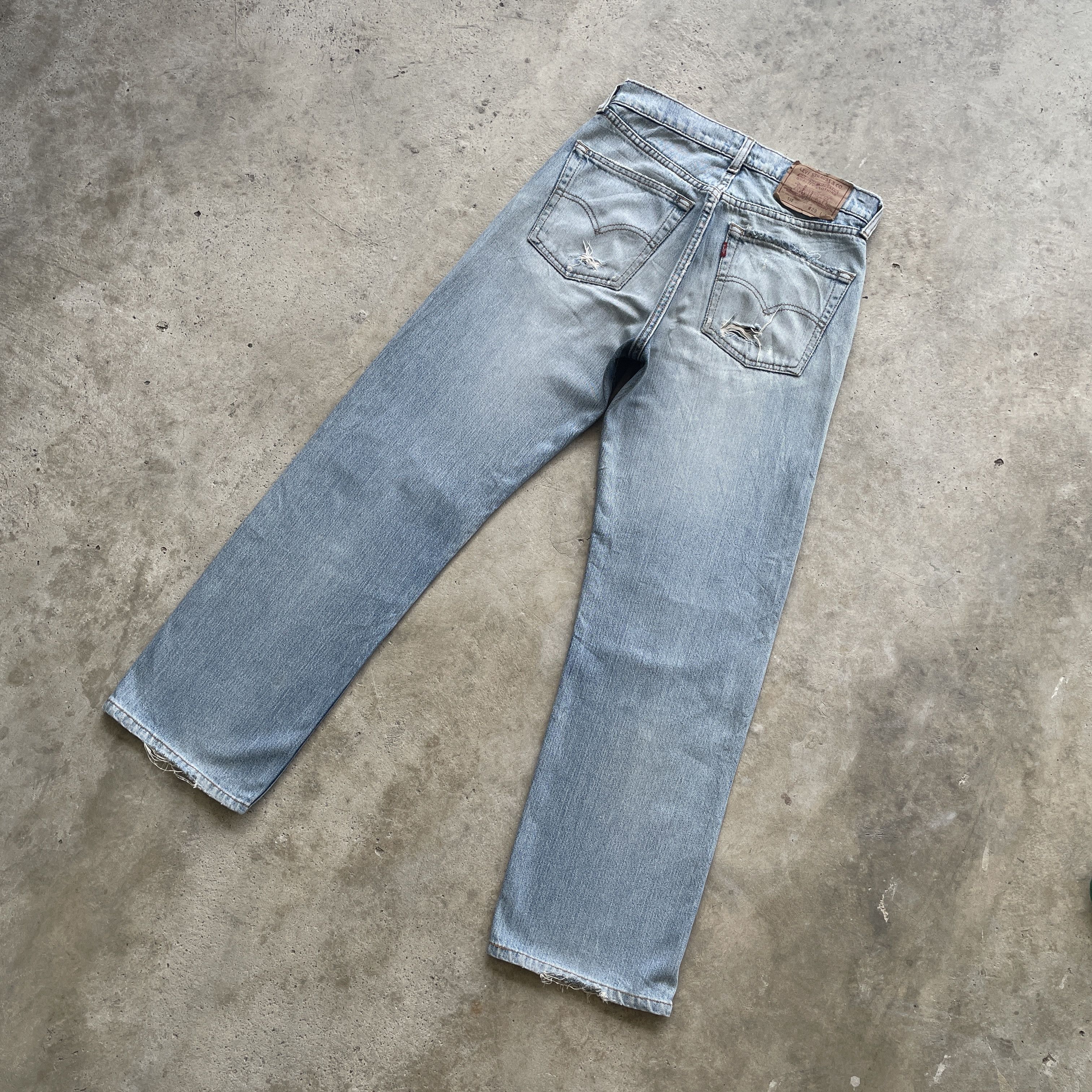 Jean × Levi's VINTAGE LEVI’S DISTRESSED WASH JEANS FADED PANTS DENIM Size US 28 / EU 44 - 2 Thumbnail