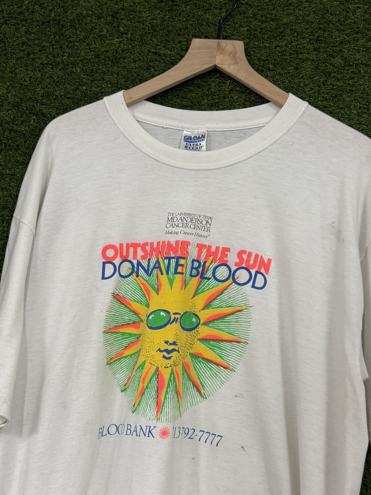 Vintage Vintage Gildan Ultra Cotton Retro Sun Logo Tee XL 90s Size US XL / EU 56 / 4 - 2 Thumbnail