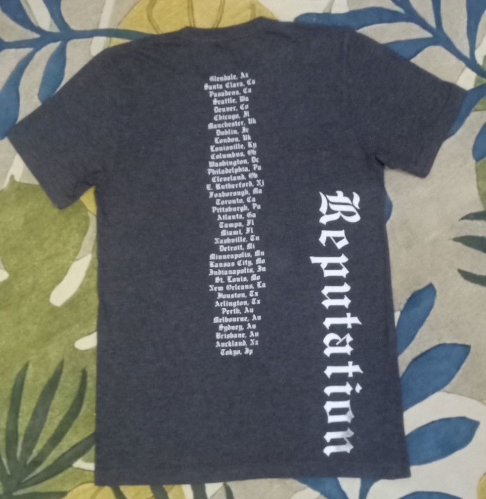 Band Tees Taylor Swift Reputation Stadium Tour T-shirt Size US S / EU 44-46 / 1 - 10 Thumbnail