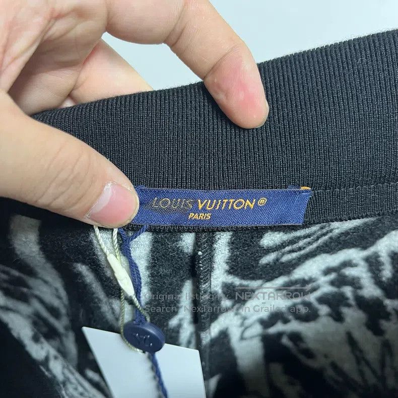 Louis Vuitton Louis Vuitton size s Wool cartoon shorts Size US 28 / EU 44 - 3 Thumbnail