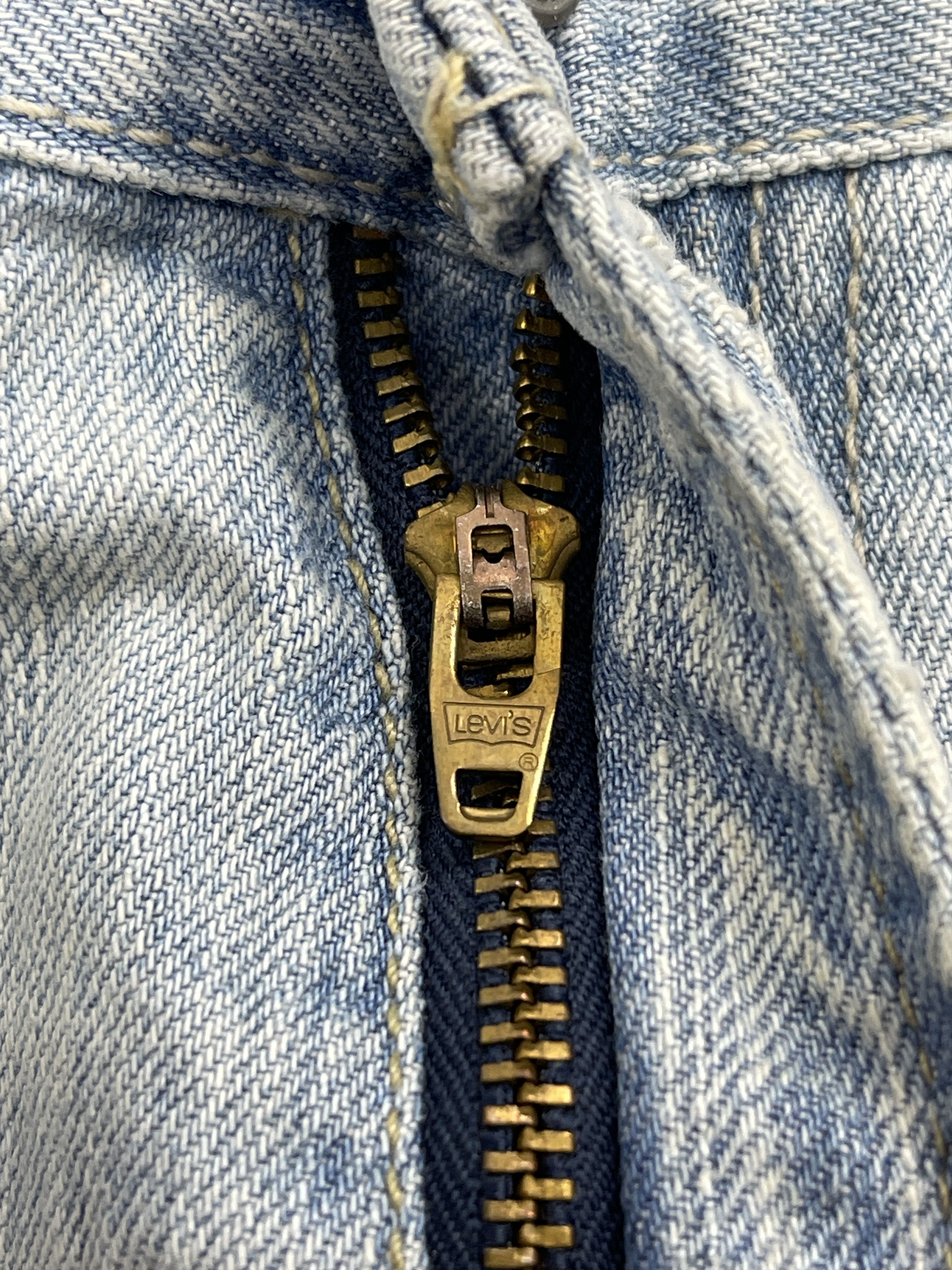 Levi's Vintage Levis 514 Slim Straight Light Wash Jeans DP2488 Size US 34 / EU 50 - 11 Thumbnail