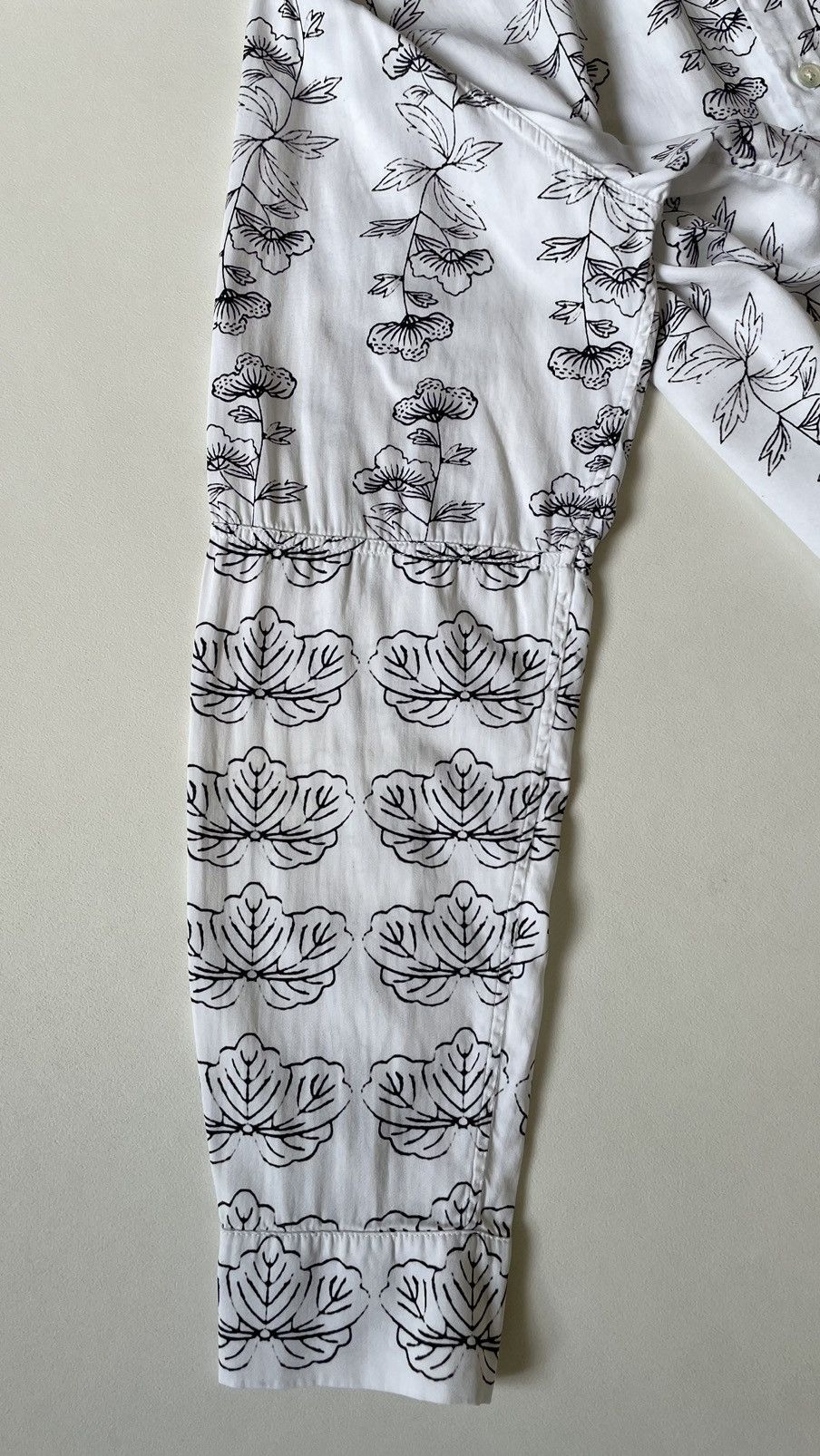 Ann Demeulemeester White Cotton Shirt With Black Flower Print Size US L / EU 52-54 / 3 - 9 Thumbnail