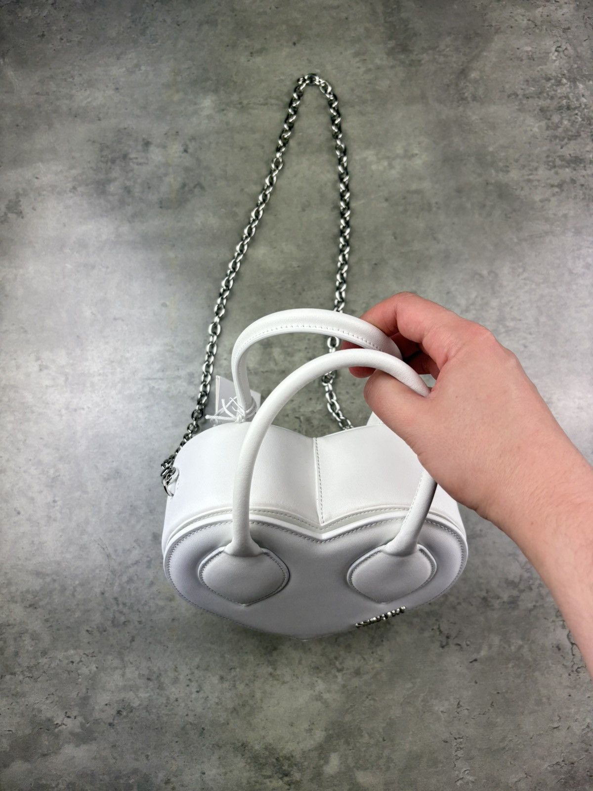 Ambush Design Ambush heart handle leather shoulder bag on chain Size ONE SIZE - 7 Thumbnail