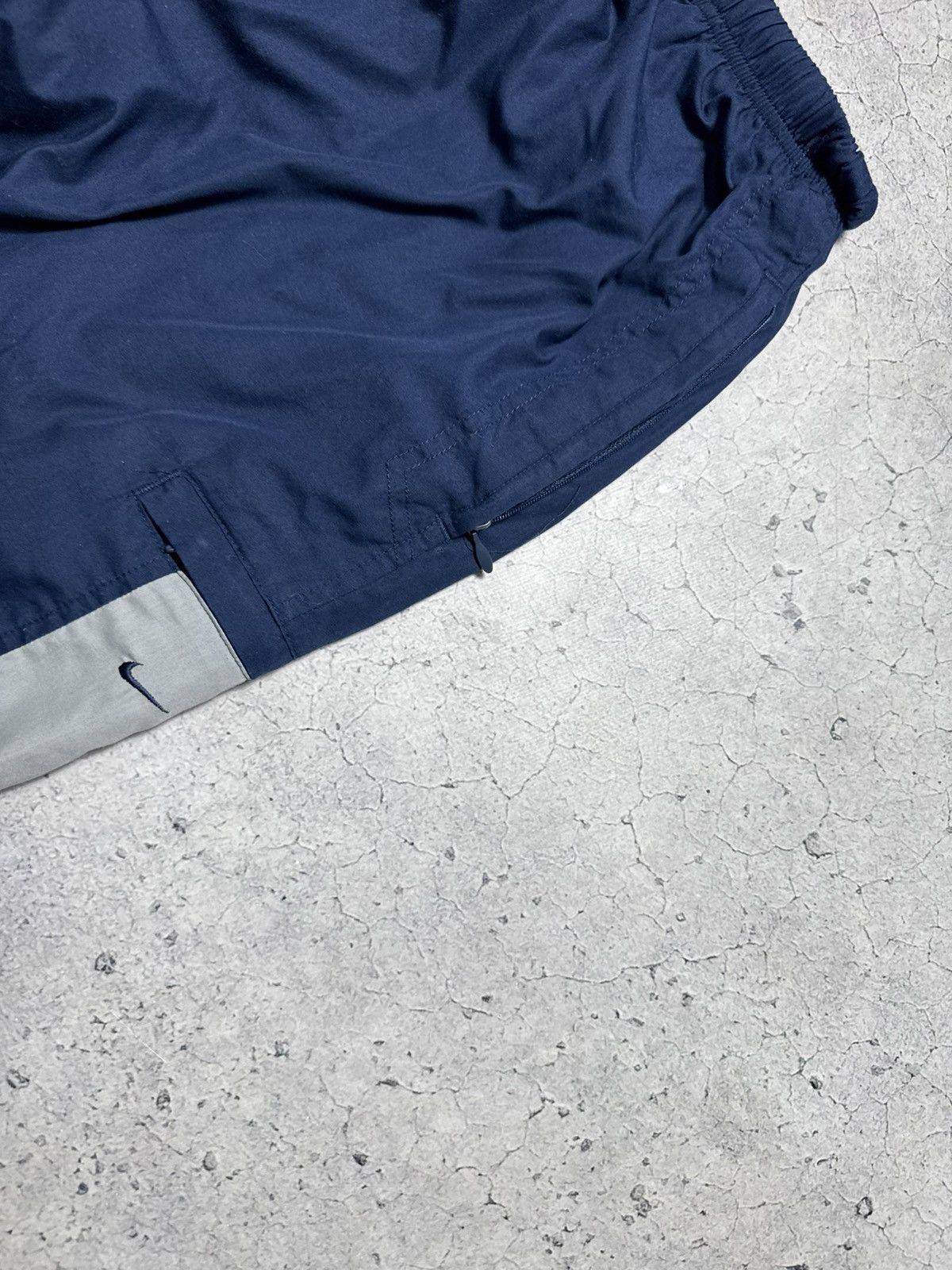 Nike Nike Vintage Track Pants Baggy Drill Swoosh Y2K Navy Nylon Size US 34 / EU 50 - 5 Thumbnail
