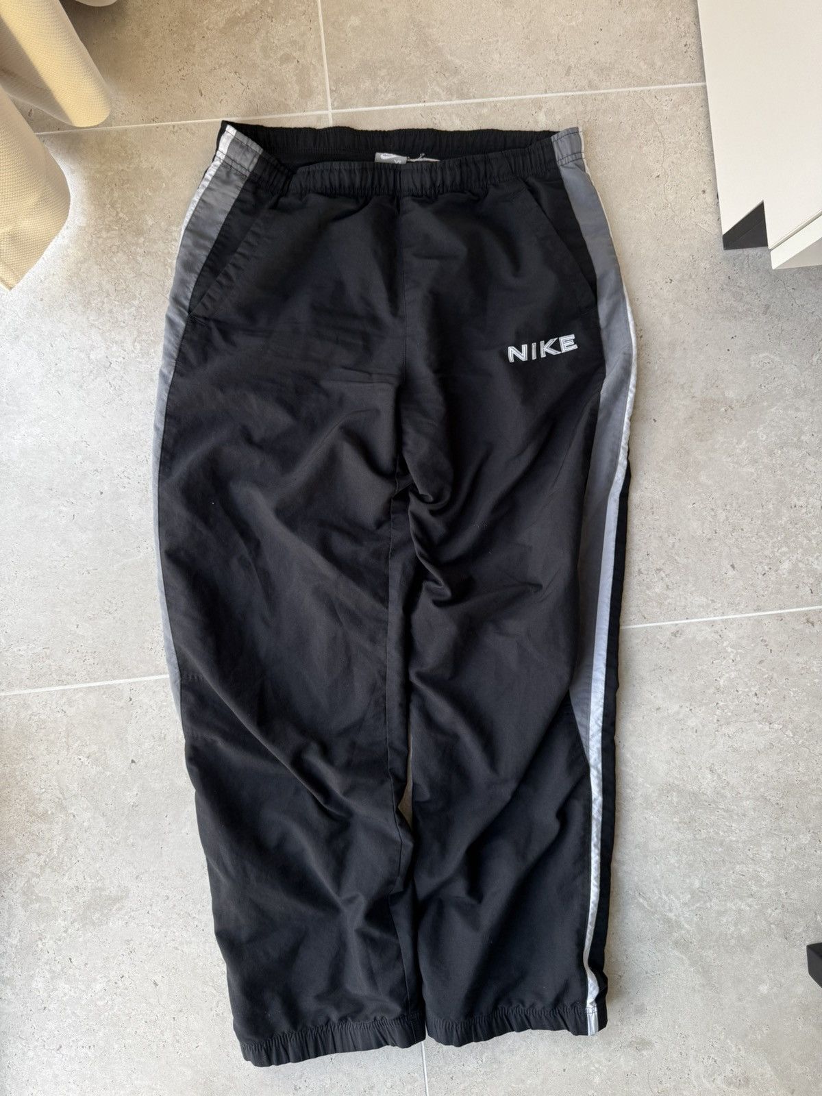 Nike Vintage Nike Nylon pants Size US 36 / EU 52 - 1 Thumbnail