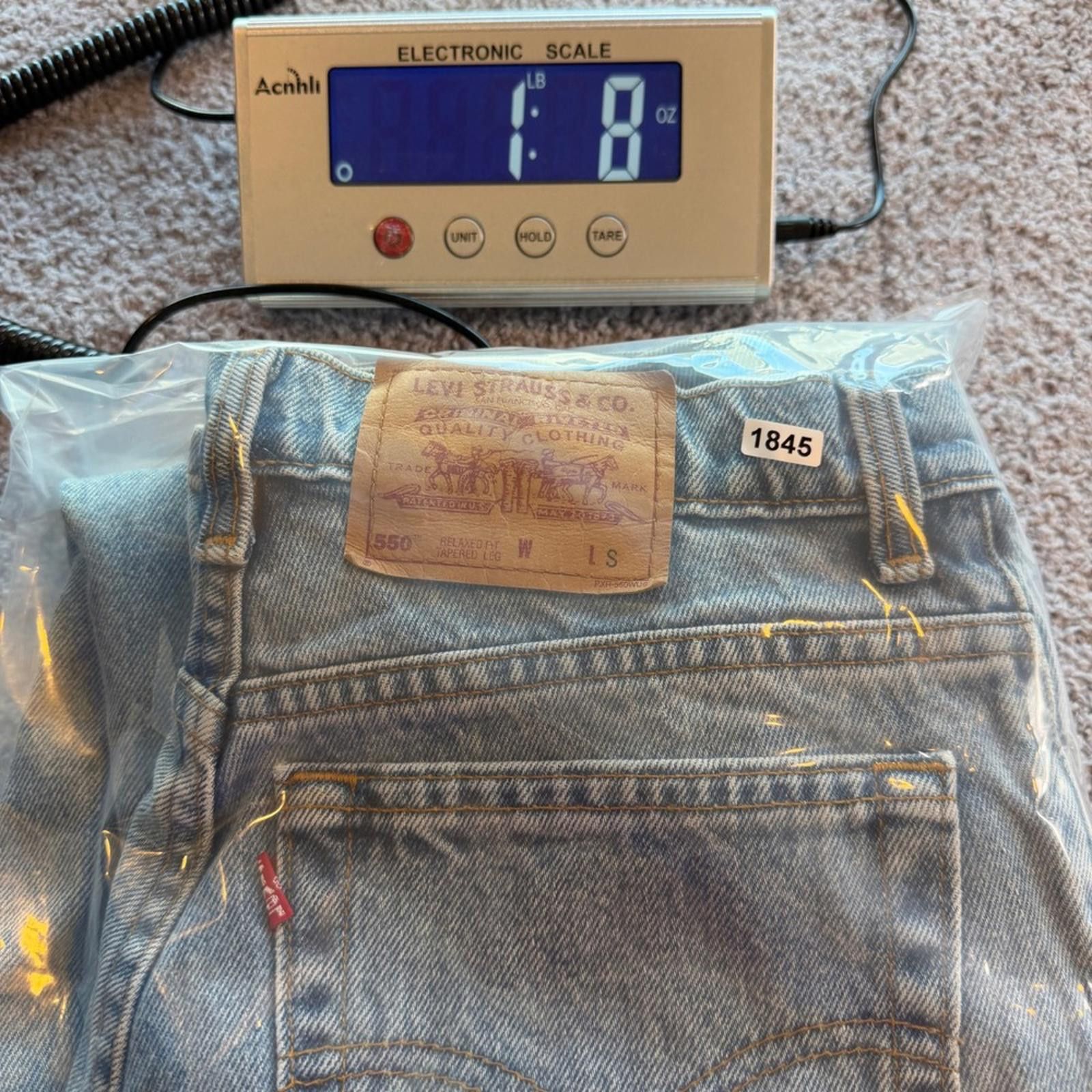 Levi's Vintage Levis 550 Made in Canada Jeans 28x29 Relaxed Light Size US 28 / EU 44 - 8 Thumbnail