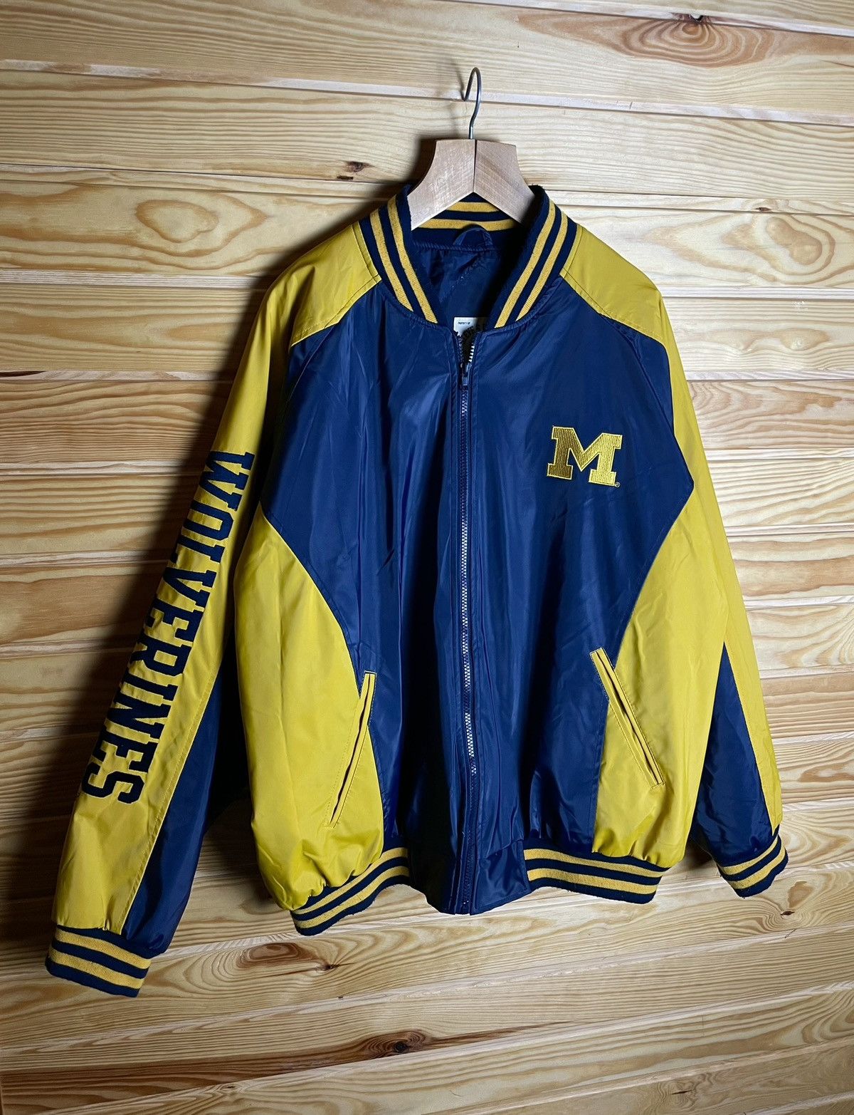 Vintage Vintage Michigan Wolverines Bomber Jacket Size XL Size US XL / EU 56 / 4 - 1 Thumbnail