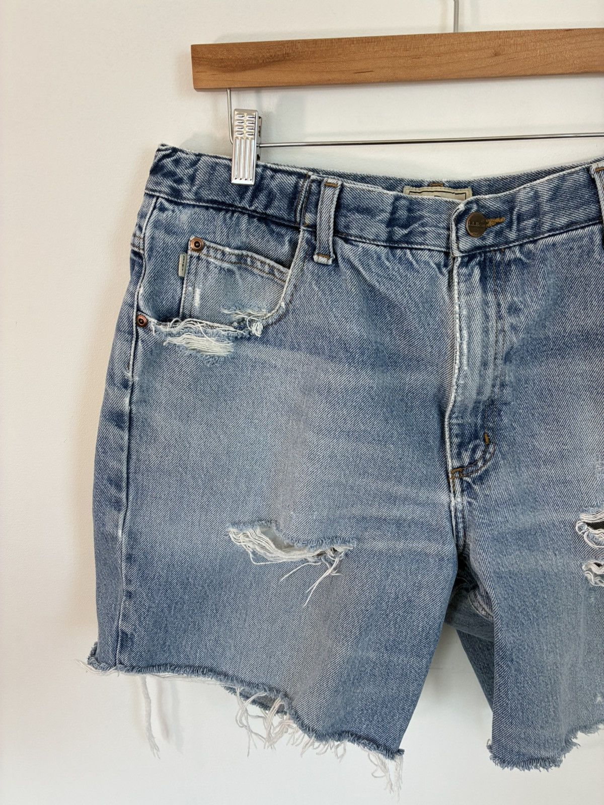 Vintage Thrashed Vintage Sun Faded Cut Off Denim Jean Shorts Size US 36 / EU 52 - 2 Thumbnail