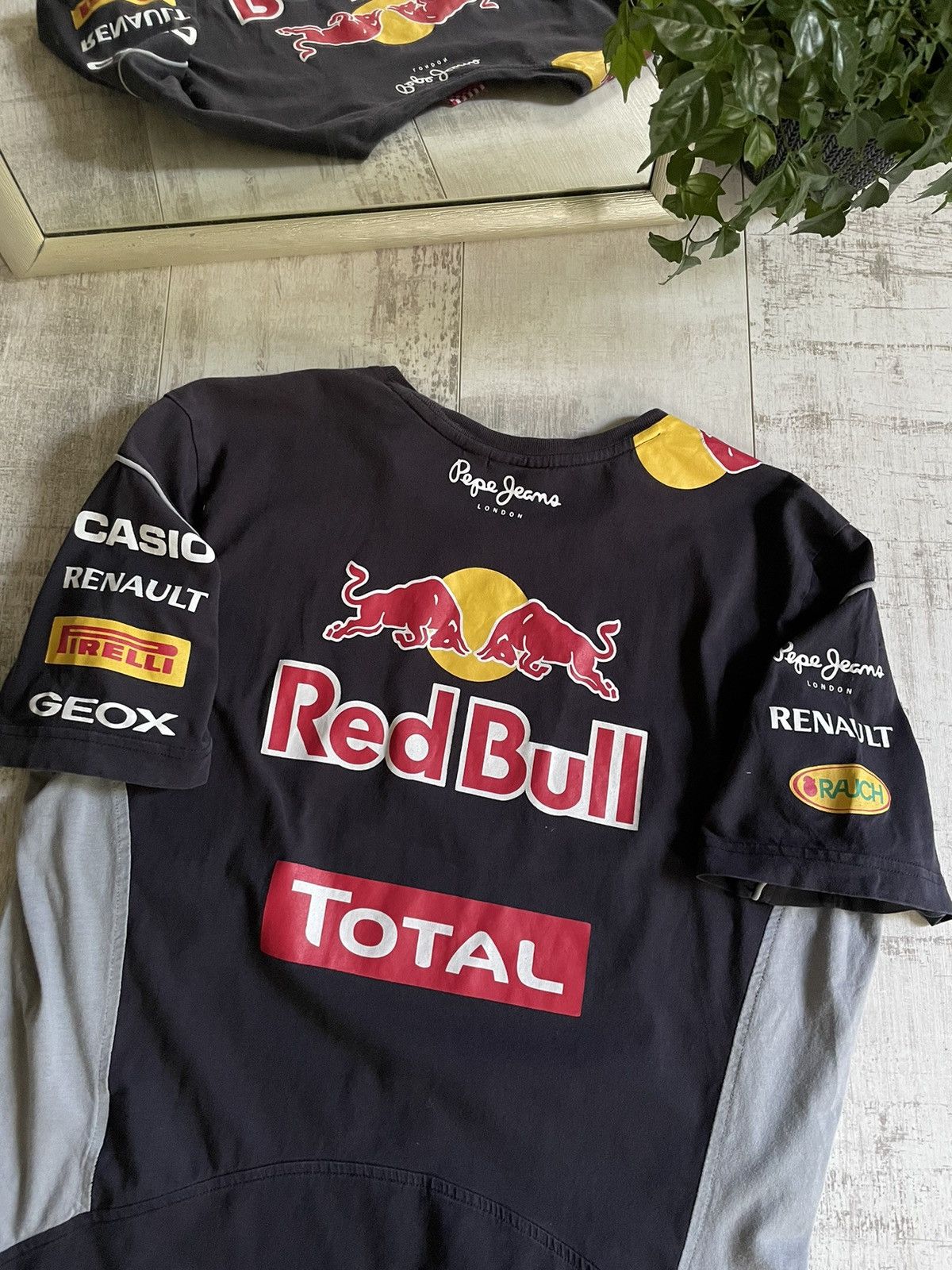 Pirelli × Red Bull Vintage Red Bull Racing Infiniti T-Shirt Pirelli Big Logo Size US M / EU 48-50 / 2 - 3 Thumbnail