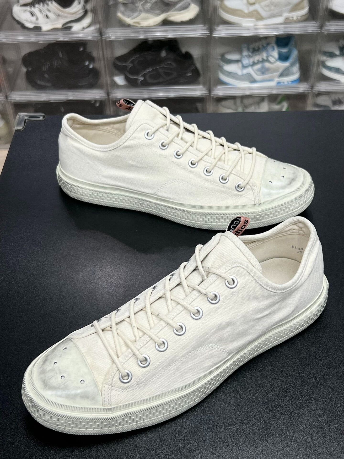 Acne Studios Acne Studios Canvas White Lowtop Sneakers 11 Men Size US 11 / EU 44 - 1 Thumbnail