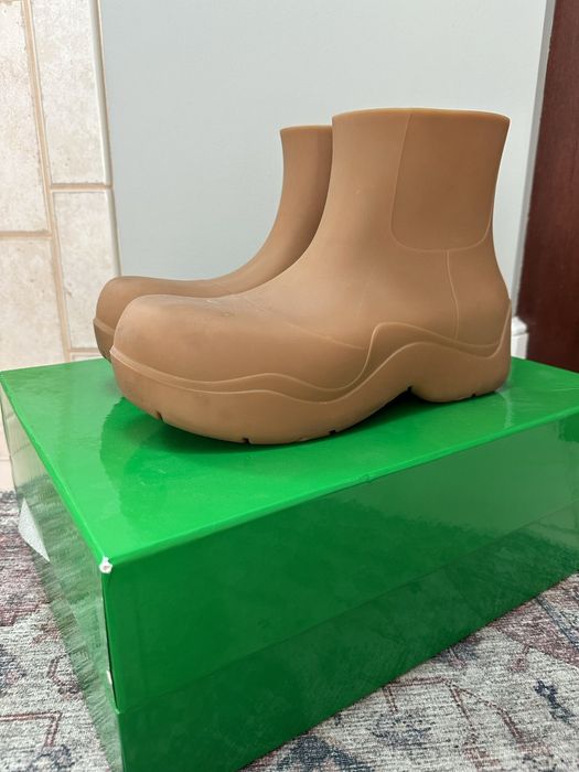 Bottega Veneta Bottega Veneta puddle boots tan size 44 | Grailed