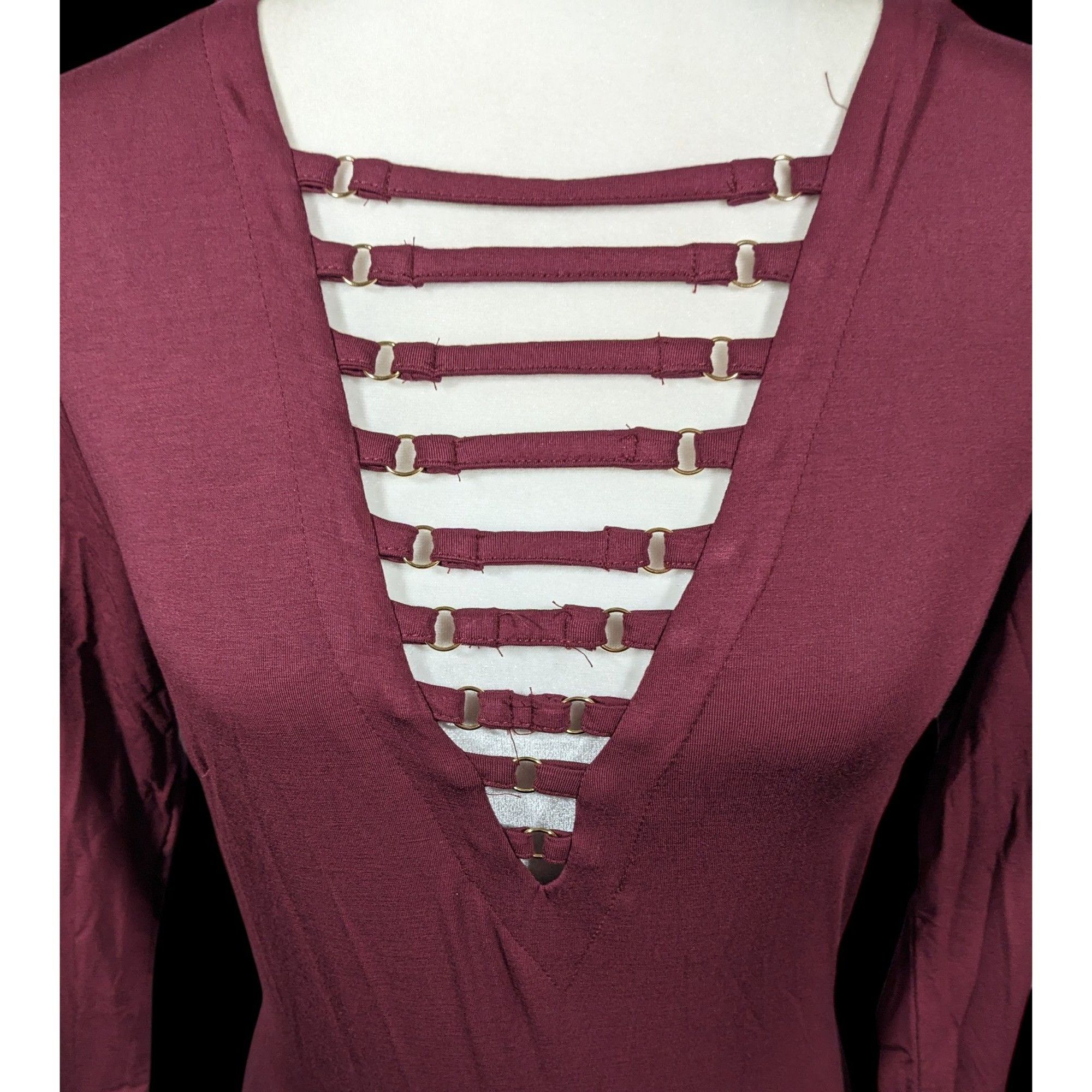 Bebe Bebe Burgundy Plunge Neck Long Sleeve Midi Dress Size Medium Size M / US 6-8 / IT 42-44 - 4 Thumbnail
