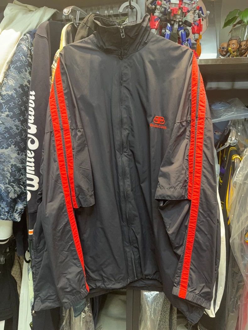 Balenciaga Balenciaga Latch red and black assault jacket 2501-Nextarro Size US M / EU 48-50 / 2 - 1 Thumbnail