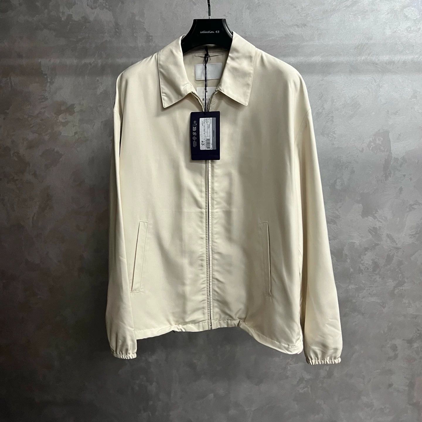 Prada Prada Casual T-Shirt M Women Size M / US 6-8 / IT 42-44 - 1 Thumbnail