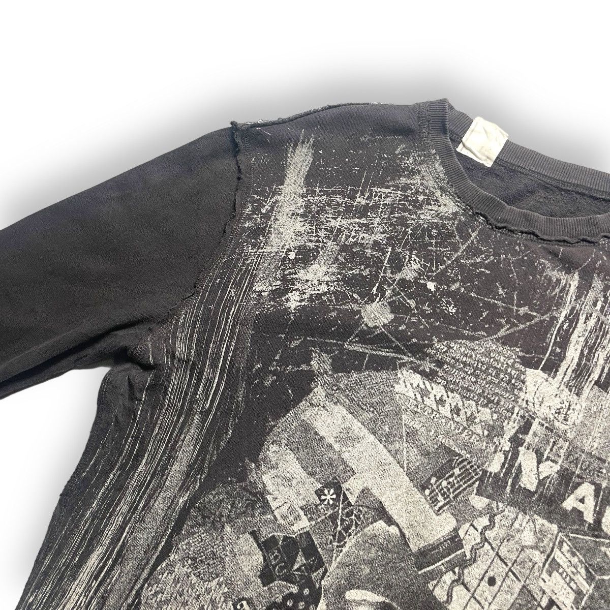 Codes Combine VINTAGE CODES COMBINE FOR MEN DISTRESSED LONG SLEVEE TSHIRT Size US L / EU 52-54 / 3 - 3 Thumbnail
