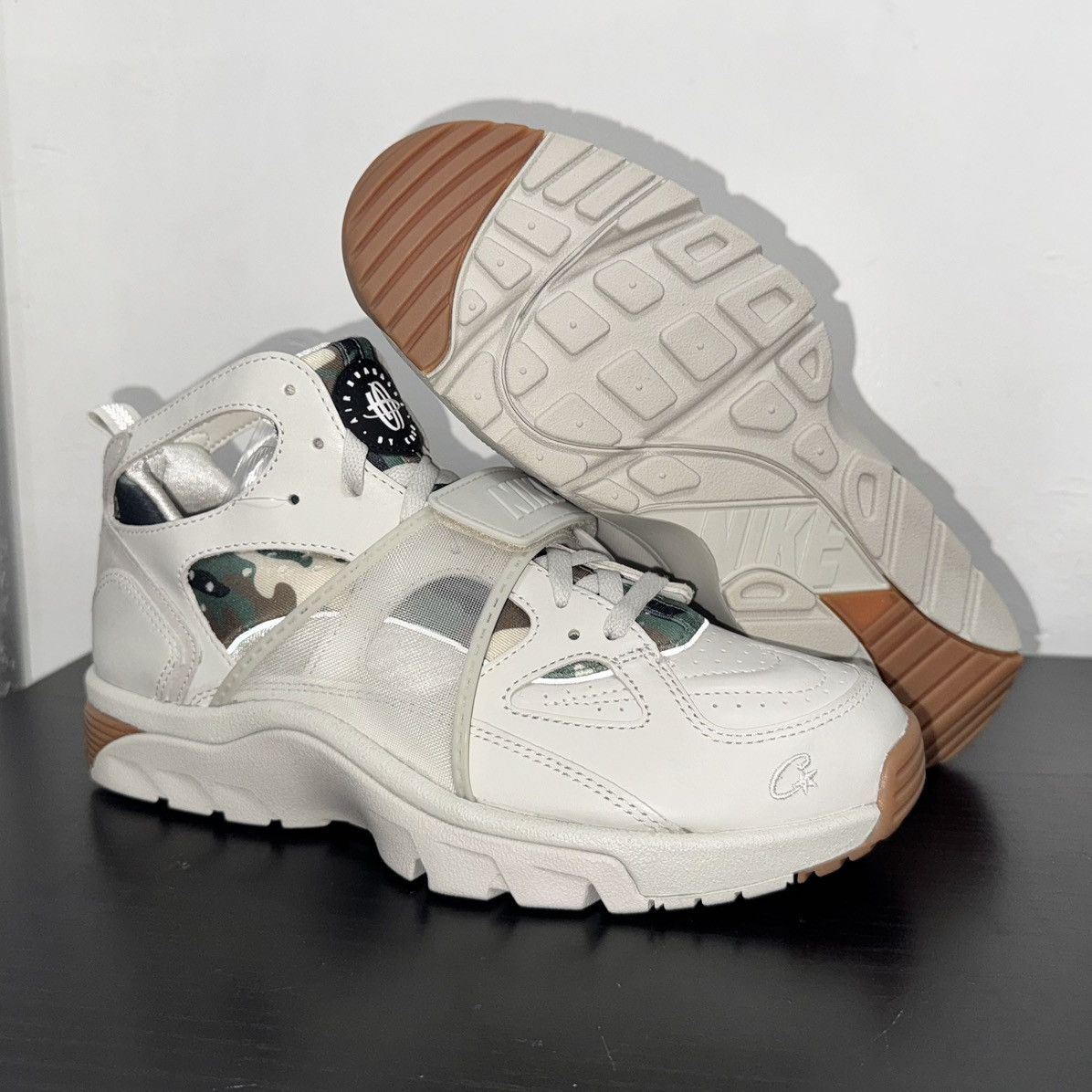 Corteiz × Nike CORTEIZ X NIKE AIR TRAINER HUARACHE LIGHT BONE FQ8793-002 Size US 10 / EU 43 - 4 Thumbnail