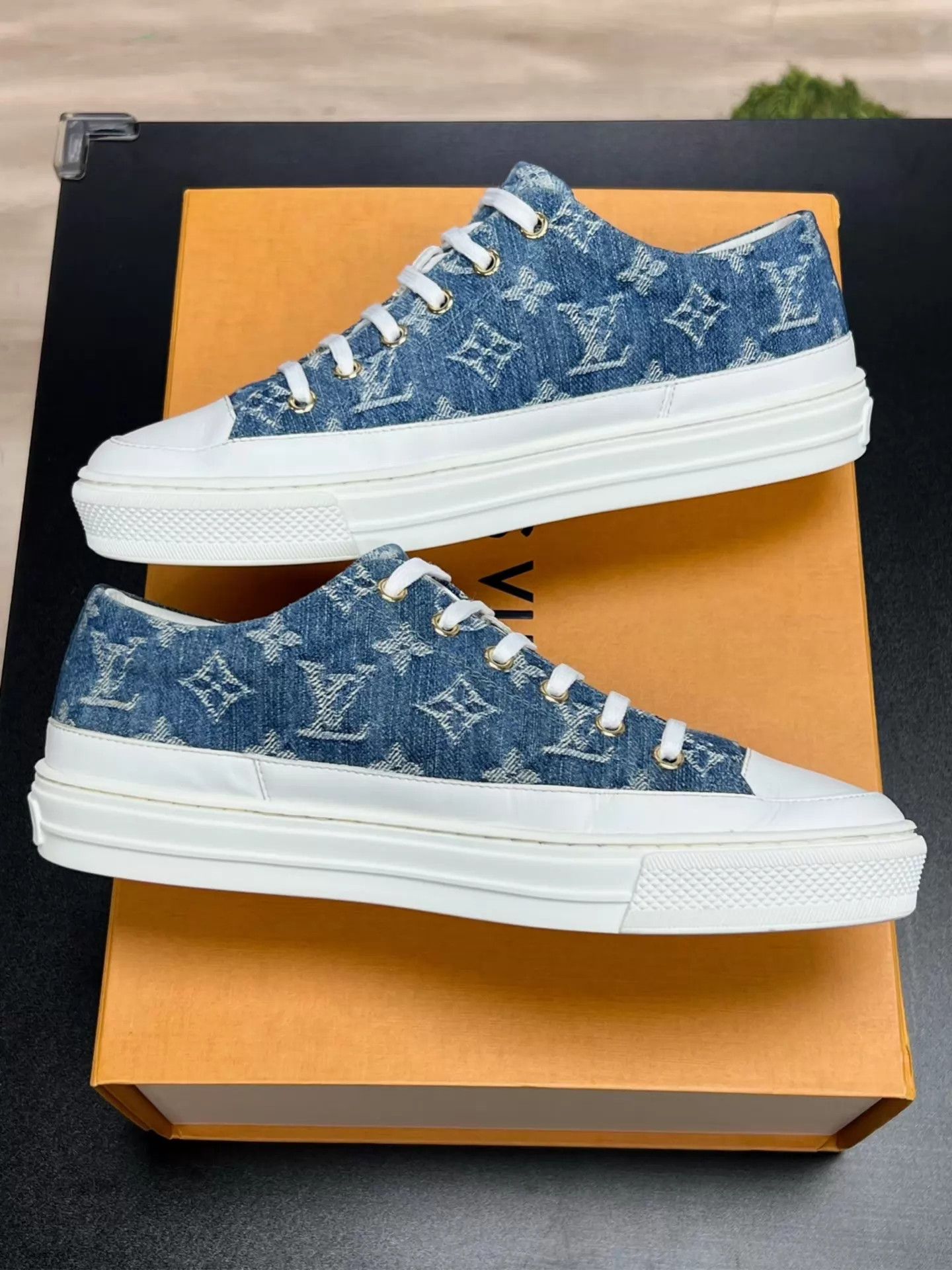 Louis Vuitton LV Stellar Denim Blue Low-Top Sneakers 39 Size US 8 / IT 38 - 6 Thumbnail