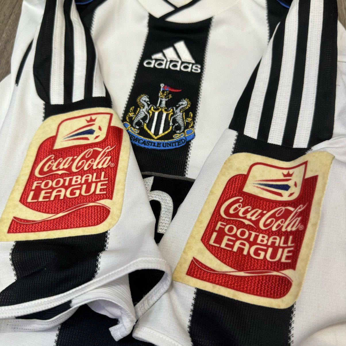Adidas Newcastle United 09/10 home shirt #17 smith Size US M / EU 48-50 / 2 - 4 Thumbnail
