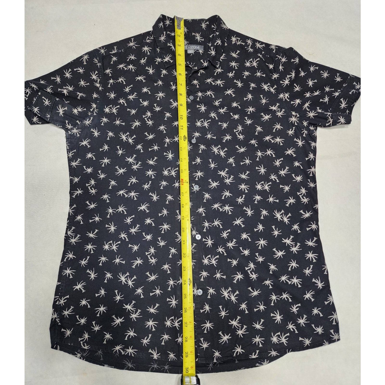 Slate & Stone Slate & Stone Mens shortsleeve Shirt Black &White palms M Size US M / EU 48-50 / 2 - 2 Thumbnail