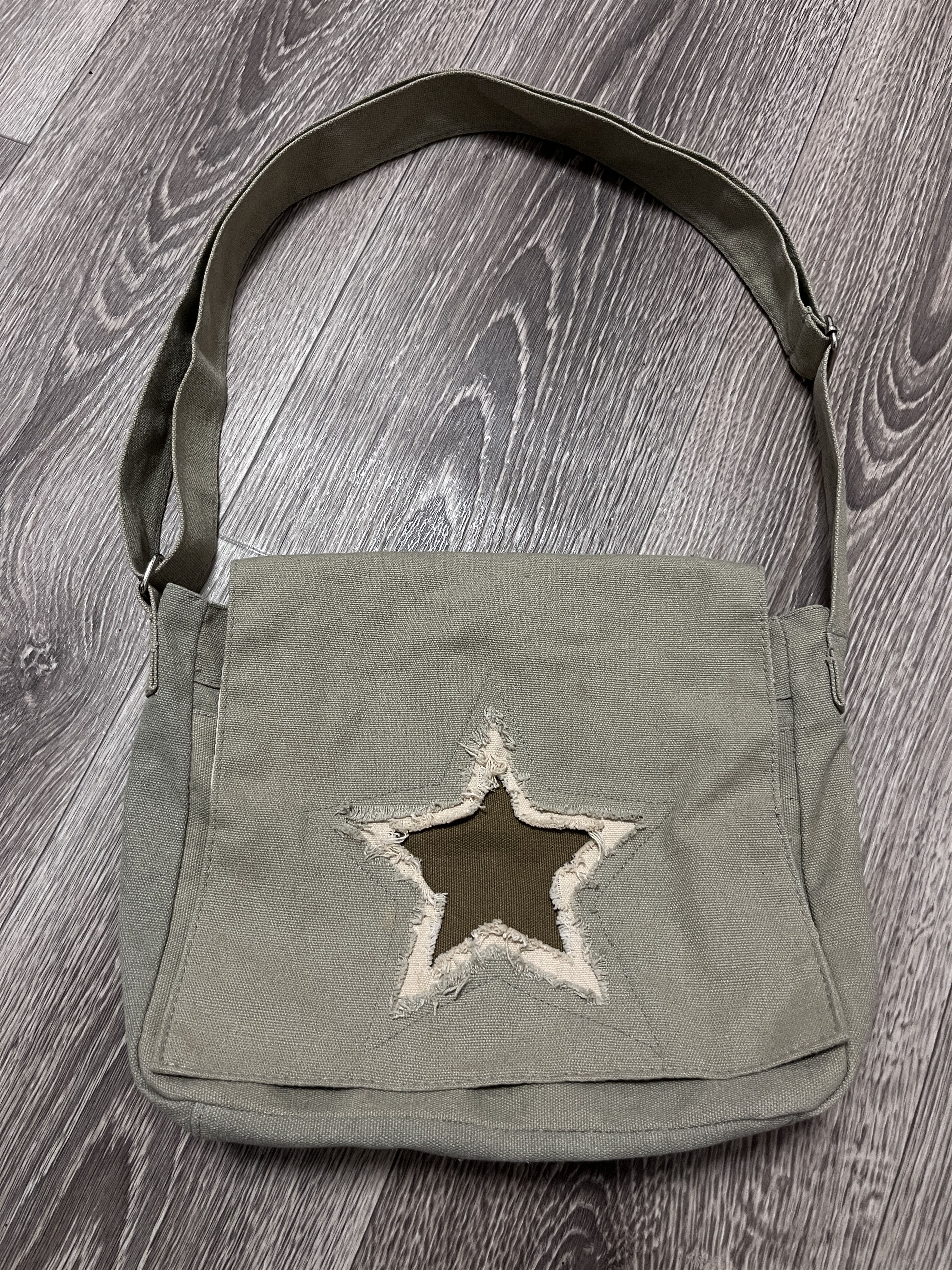 Vintage 2000s STAR CORE VINTAGE CROSSBODY BAG - № 6136 Size ONE SIZE - 1 Thumbnail