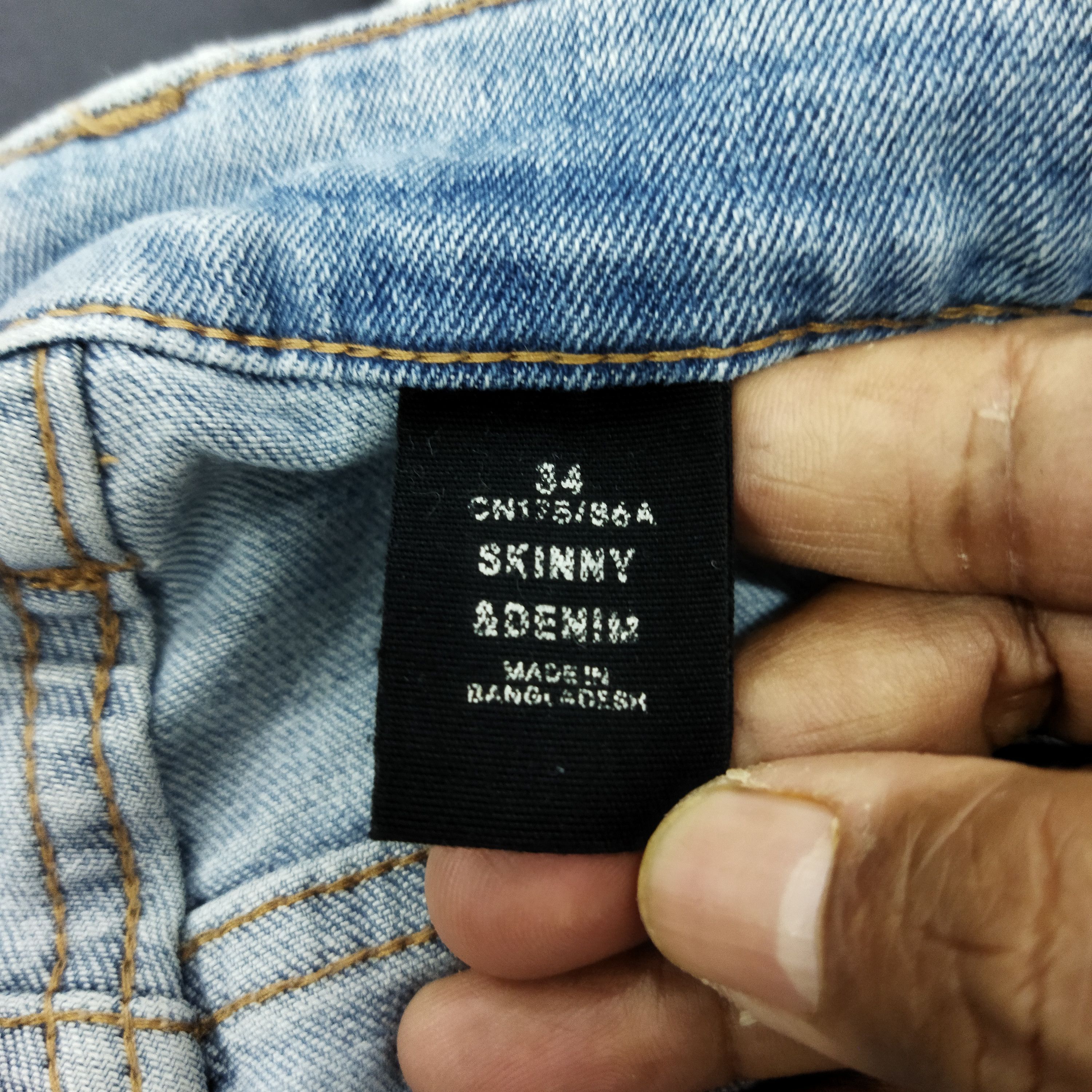 Japanese Brand SKINNY DENIM LIGHY BLUE JEANS PANTS Size US 32 / EU 48 - 10 Thumbnail