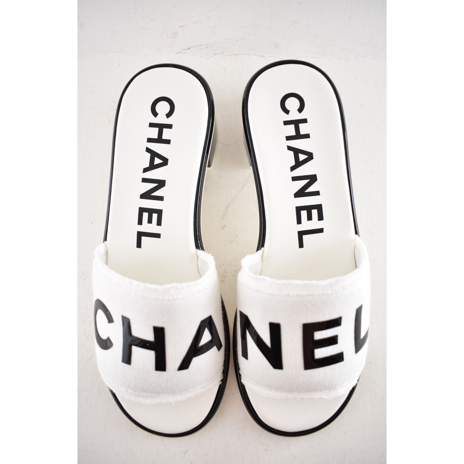 Chanel Chanel 24C White Black CHA NEL Letter Logo Mule Slide Size US 10.5 / IT 40.5 - 12 Thumbnail