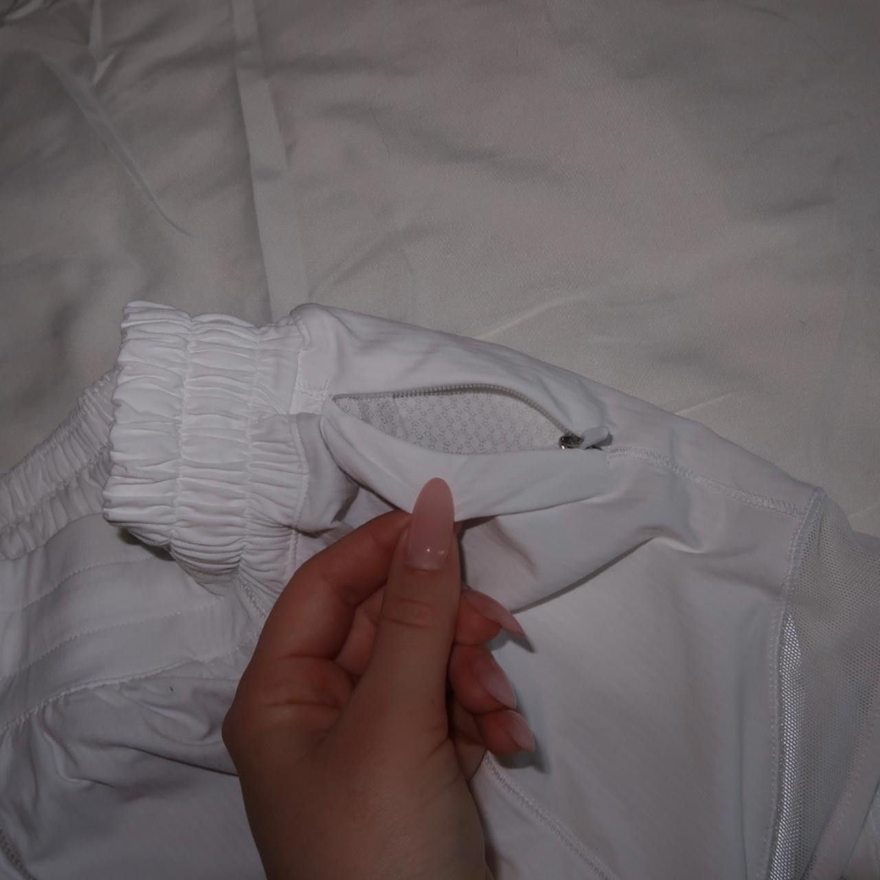 Designer lululemon white shorts Size 27" / US 4 / IT 40 - 4 Thumbnail