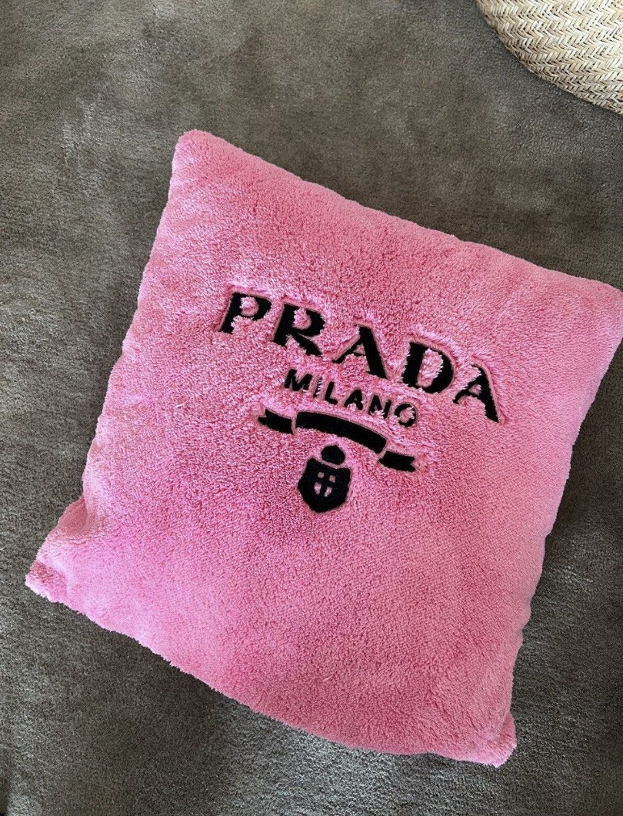Prada 💞 Prada soft sofa cushion in pink Size ONE SIZE - 1 Thumbnail